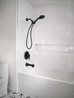 Foto 6 | Grifo De Ducha Moen Meena Negro Mate Con Ducha De Mano 82618bl - Venta Internacional.
