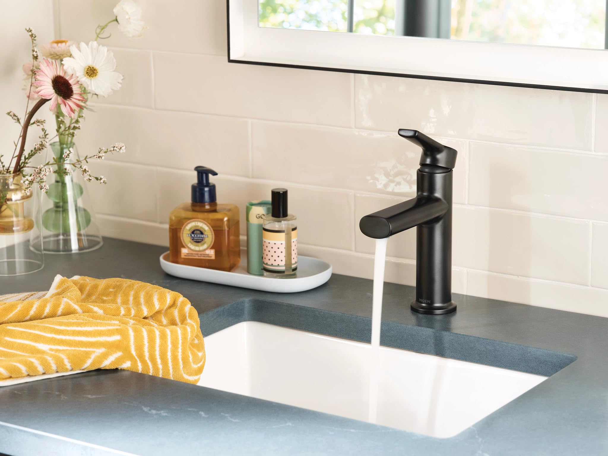 Foto 6 pulgar | Grifo Para Lavabo De Baño Moen Meena, Negro Mate, Con Placa De Cubierta 847 - Venta Internacional.