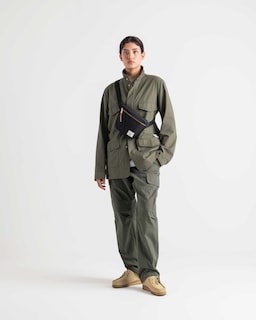 Foto 6 | Riñonera Herschel Settlement Forma De Cruz Gris Claro - Venta Internacional