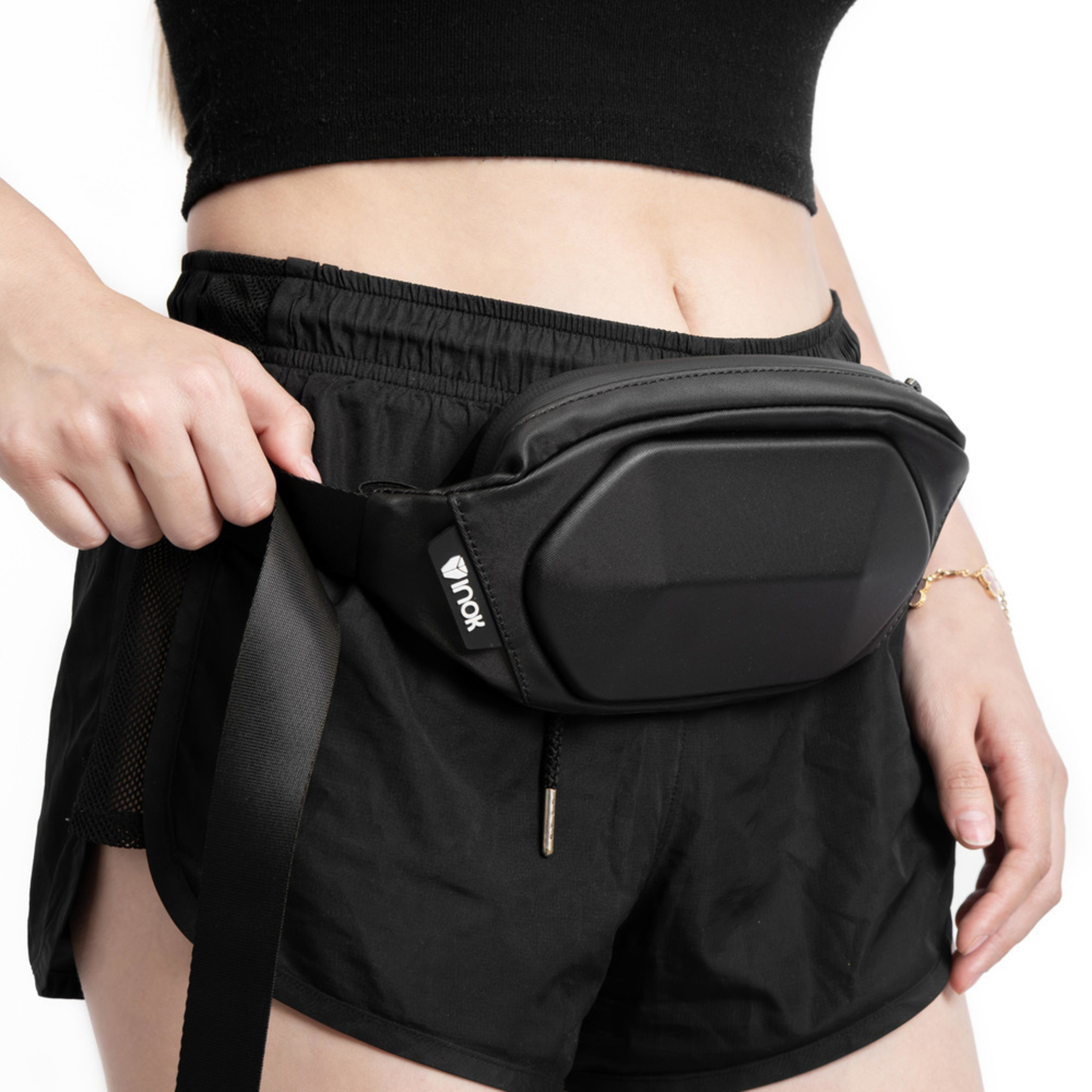 Foto 3 pulgar | Mochila Bandolera Pequeña Inok M-10, Antirrobo, Impermeable Y Ligera Para Hombre/mujer, Cangurera Color Negro 500 Ml