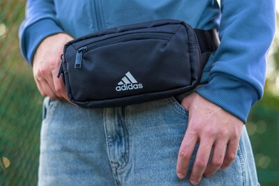 Foto 6 | Riñonera Bandolera Adidas Must Have 2.0 Gris - Venta Internacional.