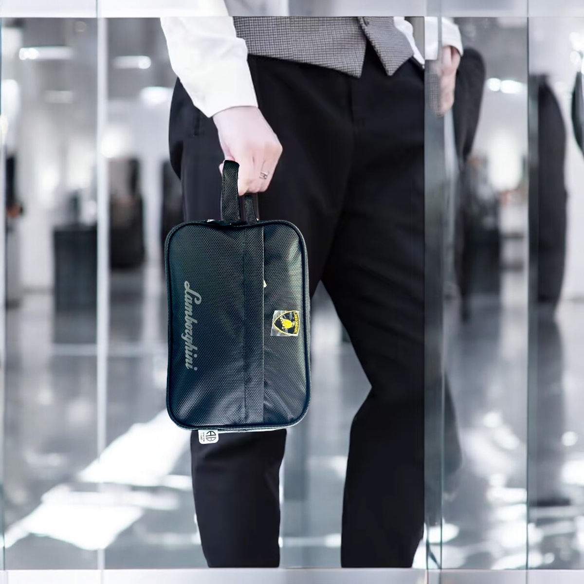 Foto 4 pulgar | Bolso Neceser De Mano Para Caballero Bandolera Lamborghini Negra