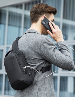 Foto 2 | Mochila Cruzada Urbana Marca Mark Ryden Modelo 7918 Color Negro Repelente Al Agua