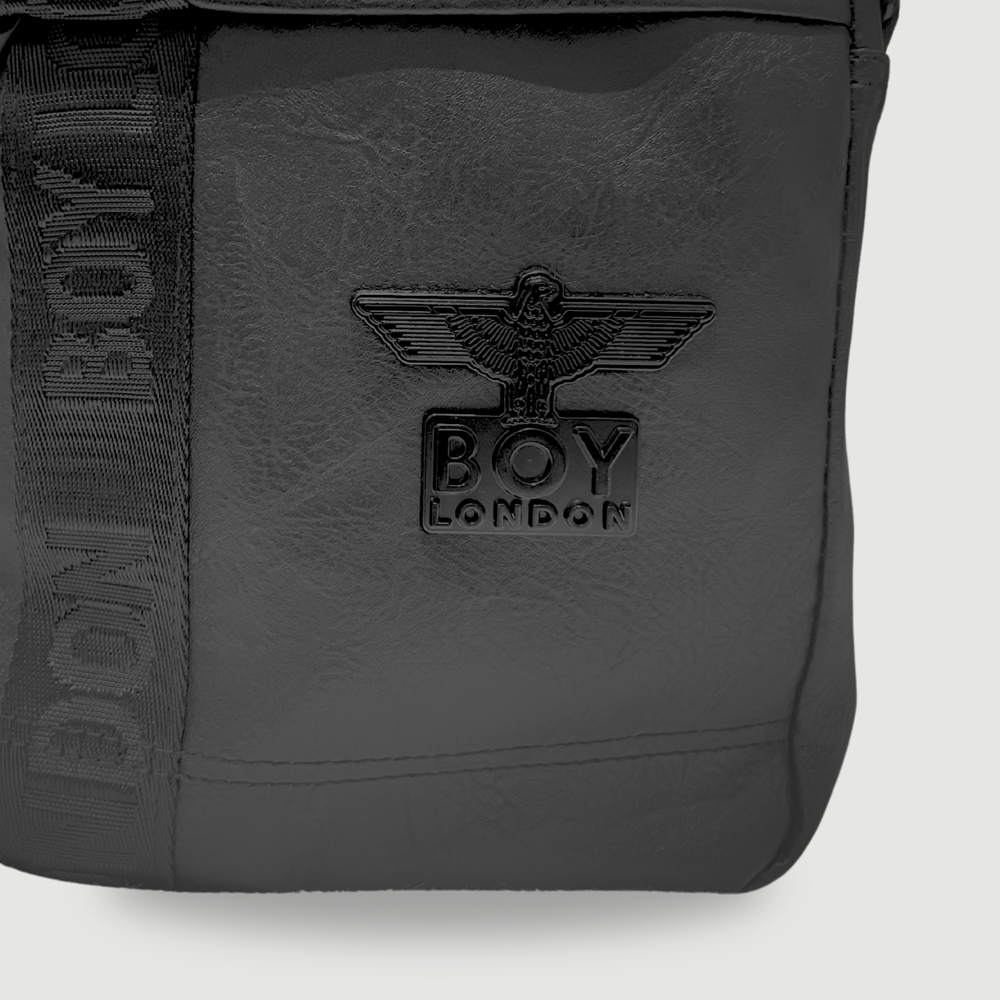 Foto 7 pulgar | Messenger Boy London