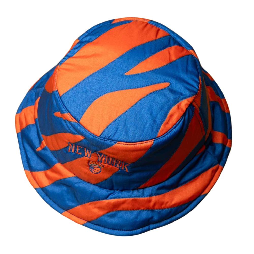 Foto 4 pulgar | Gorra Mitchell & Ness Quilted Bucket Knicks Nba Azul