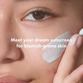 Foto 2 | Protector Solar Hero Cosmetics Force Shield Superlight Spf 30 50 Ml - Venta Internacional.