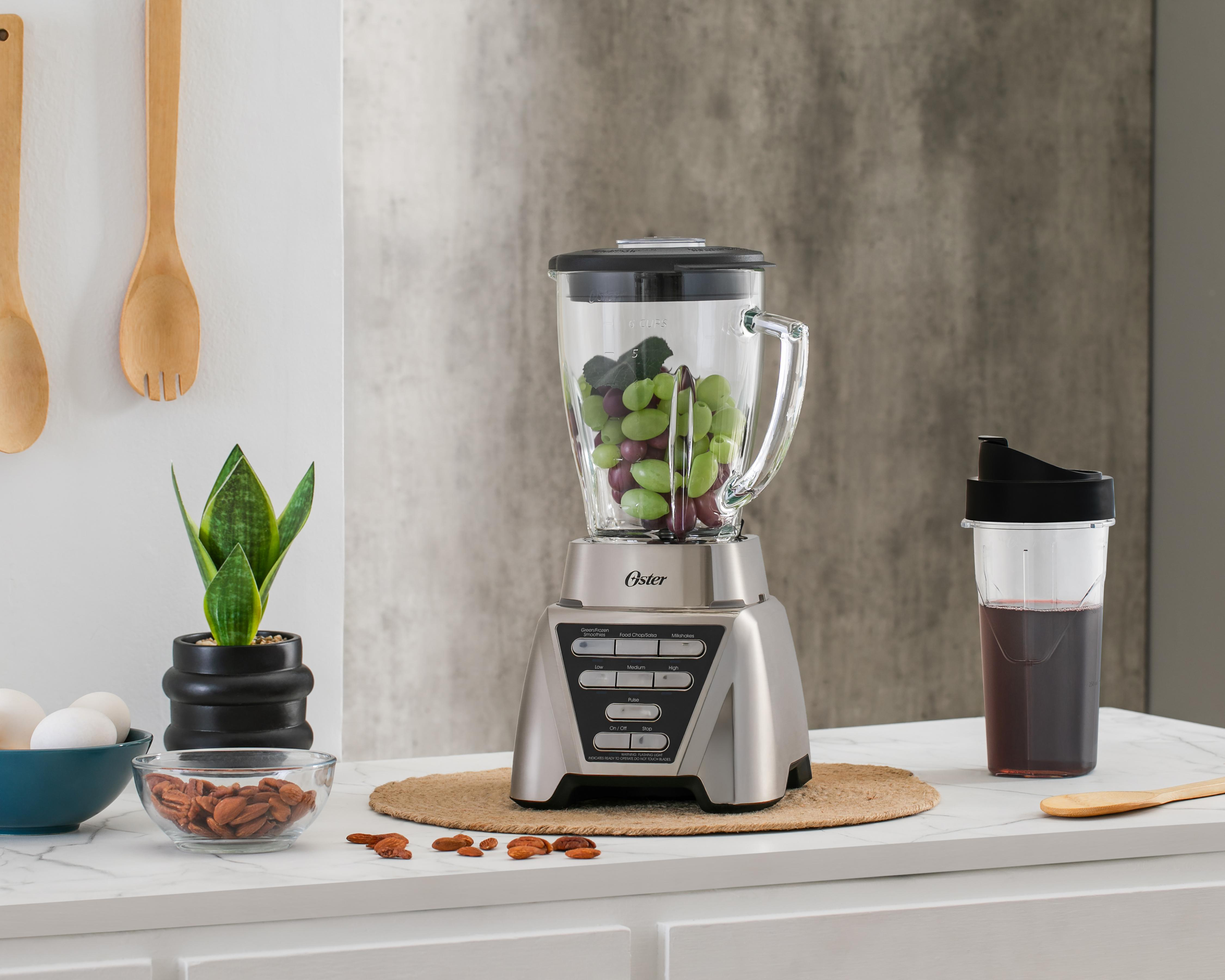 Licuadora Oster Reversible 7 Velocidades Vaso de Vidrio + Vaso Blend & Go $2,299