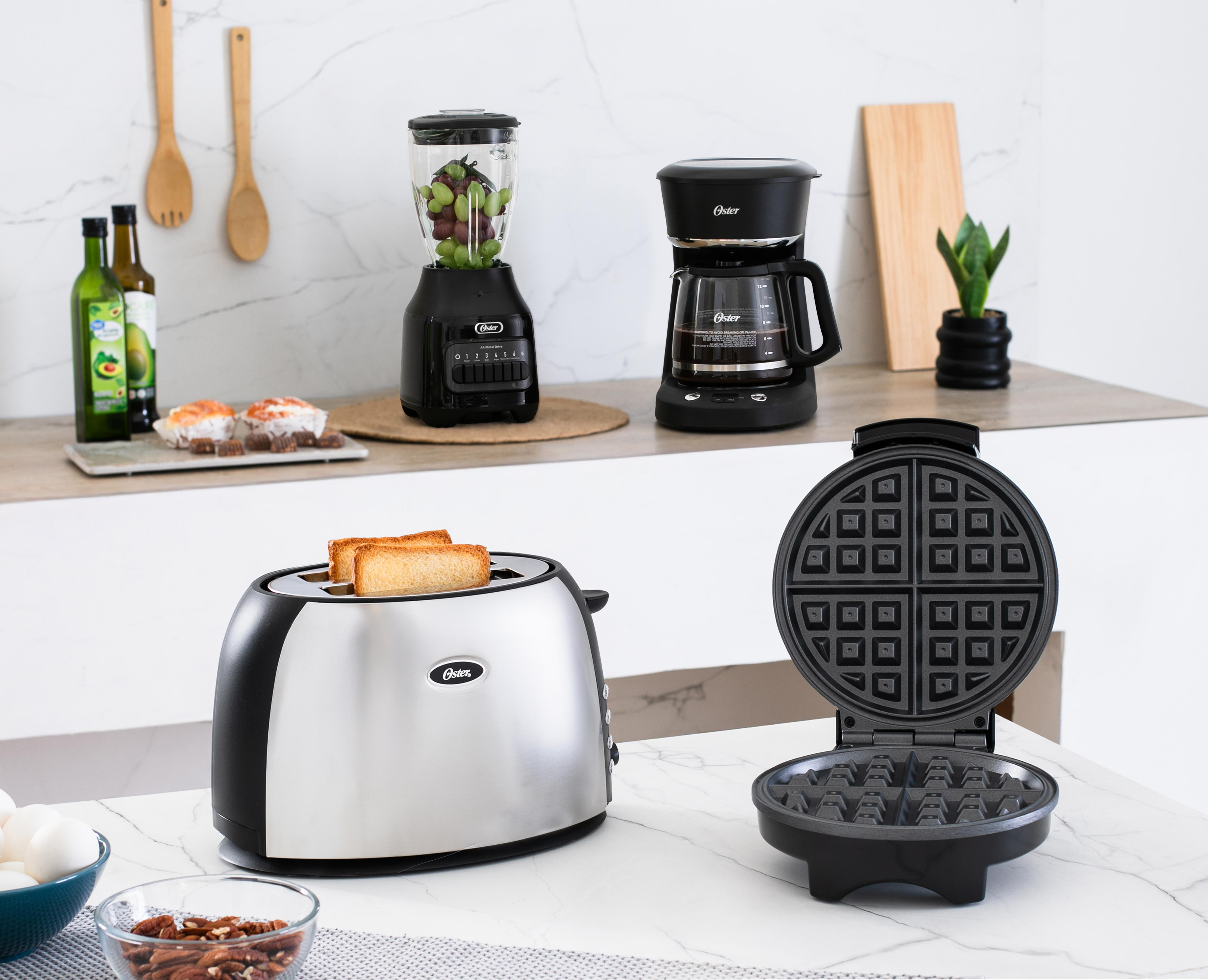 Combo Oster Licuadora, Tostadora, Cafetera y Wafflera $3,249