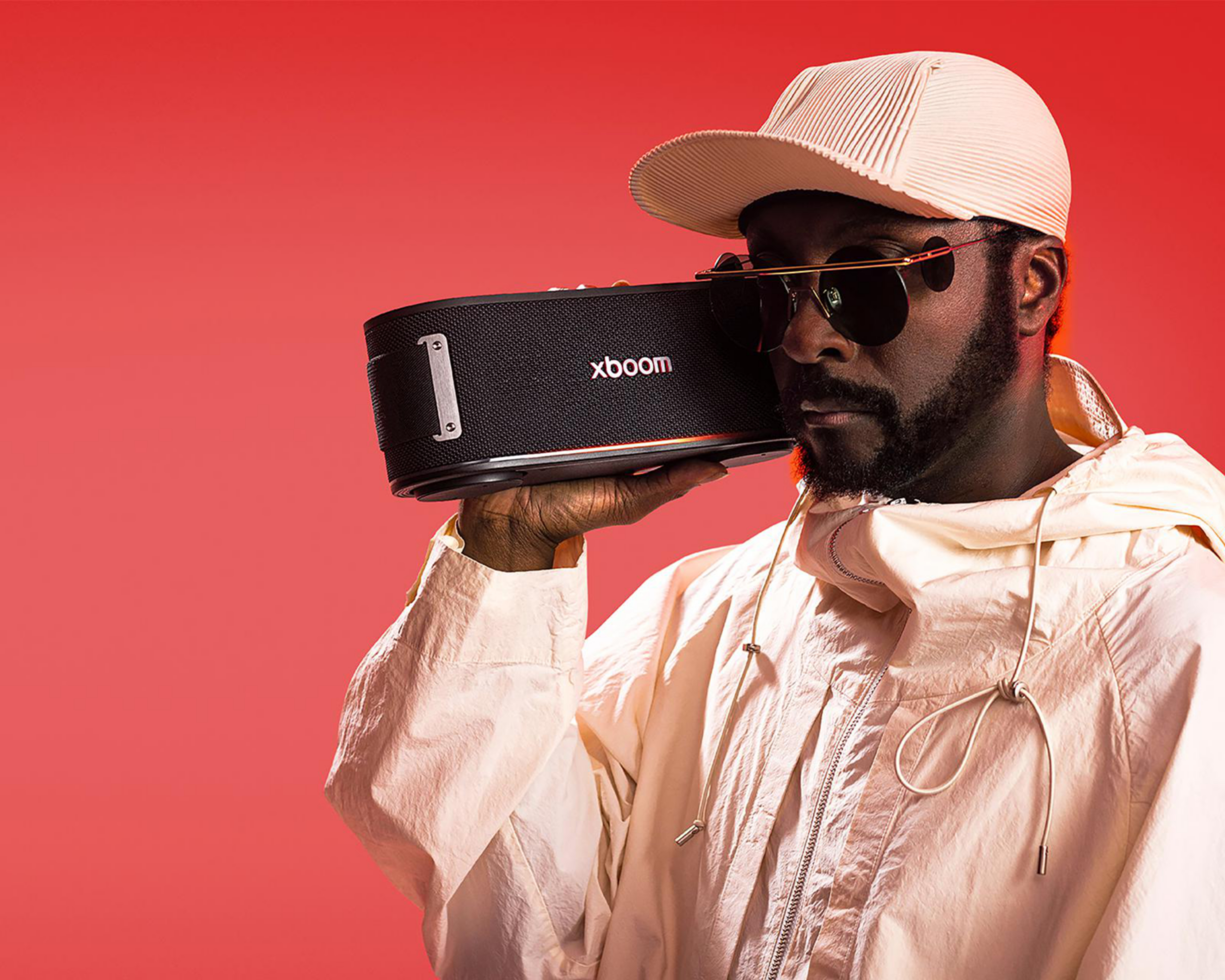 Foto 10 pulgar | Bocina Bluetooth LG Xboom Bounce by will.i.am 37 W Resistente al Agua