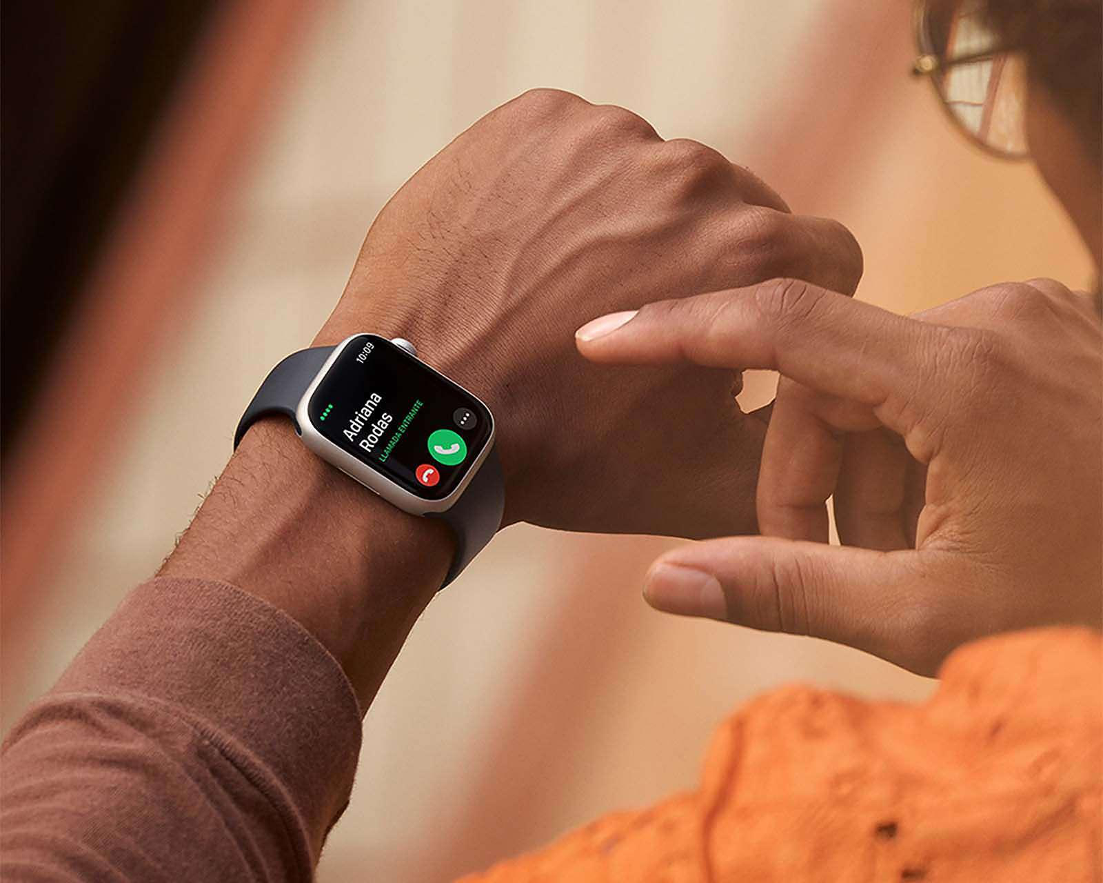 Foto 3 | Apple Watch Series 8 41 mm GPS Blanco Estelar