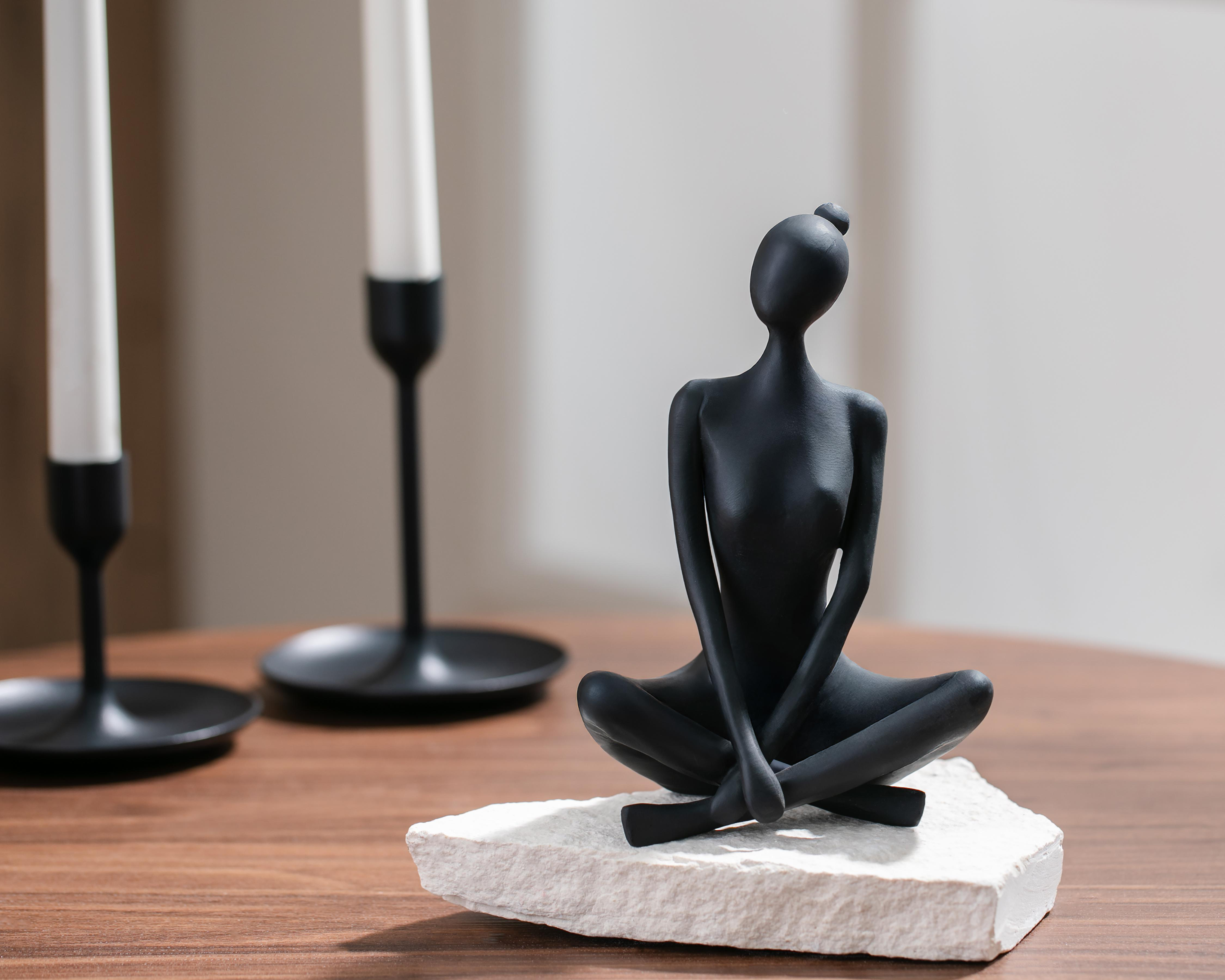 Foto 4 | Escultura de Mujer Misty de Poliresina