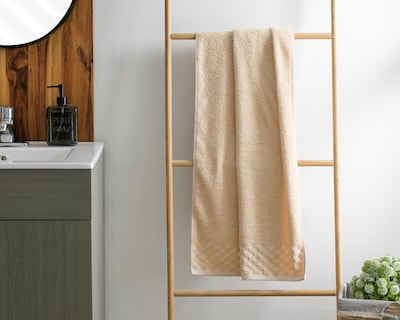 Foto 4 | Toalla de Medio Baño Annie Rosa