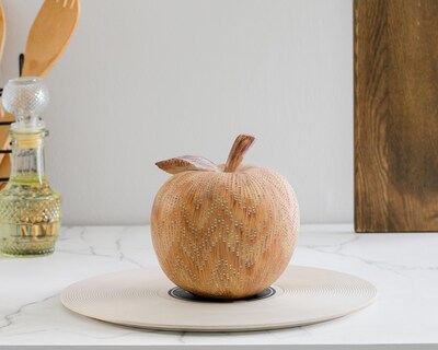 Foto 4 | Escultura de Manzana Kadir de Poliresina
