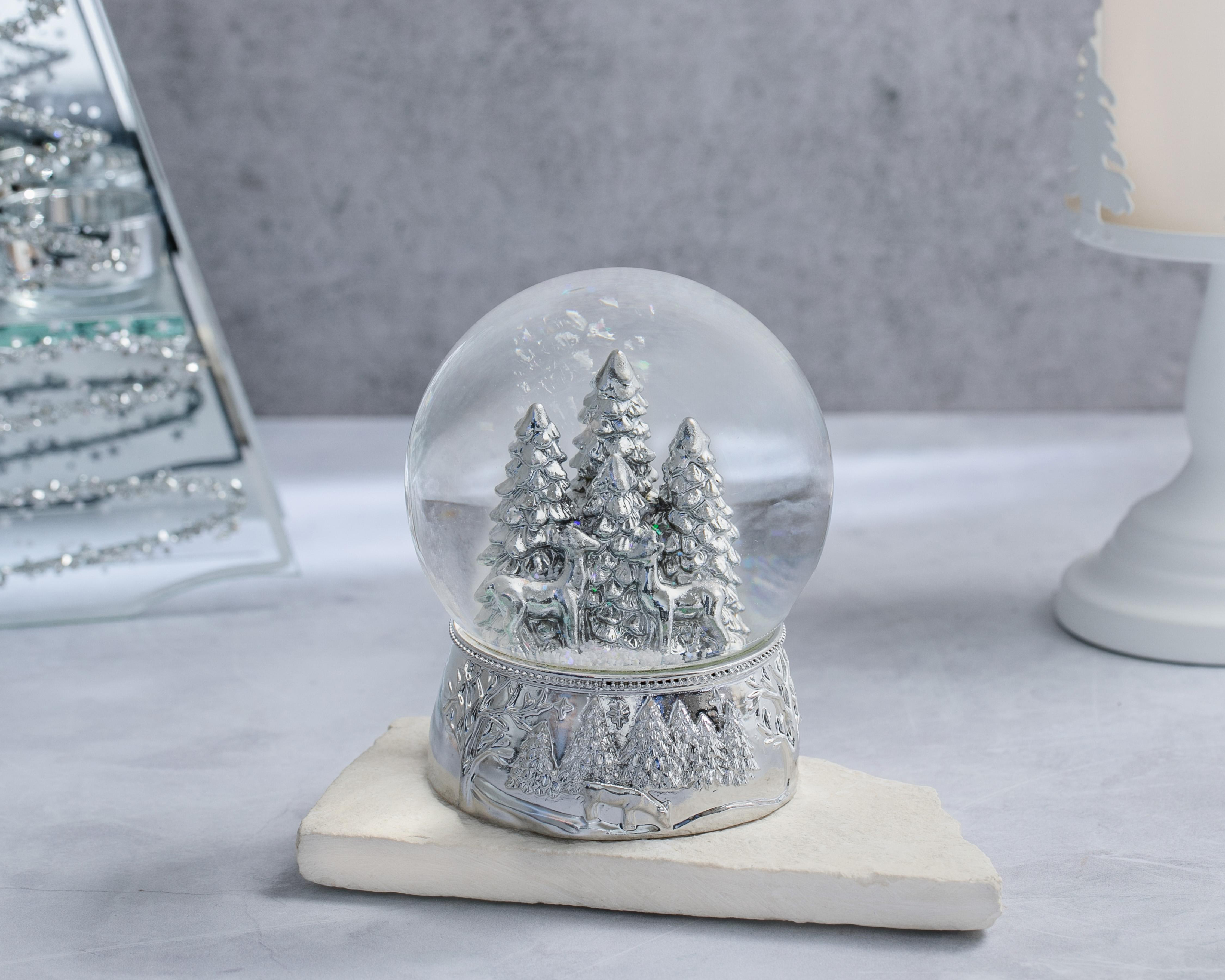 Foto 5 | Esfera de Nieve de Navidad Bosque Platino de Poliresina