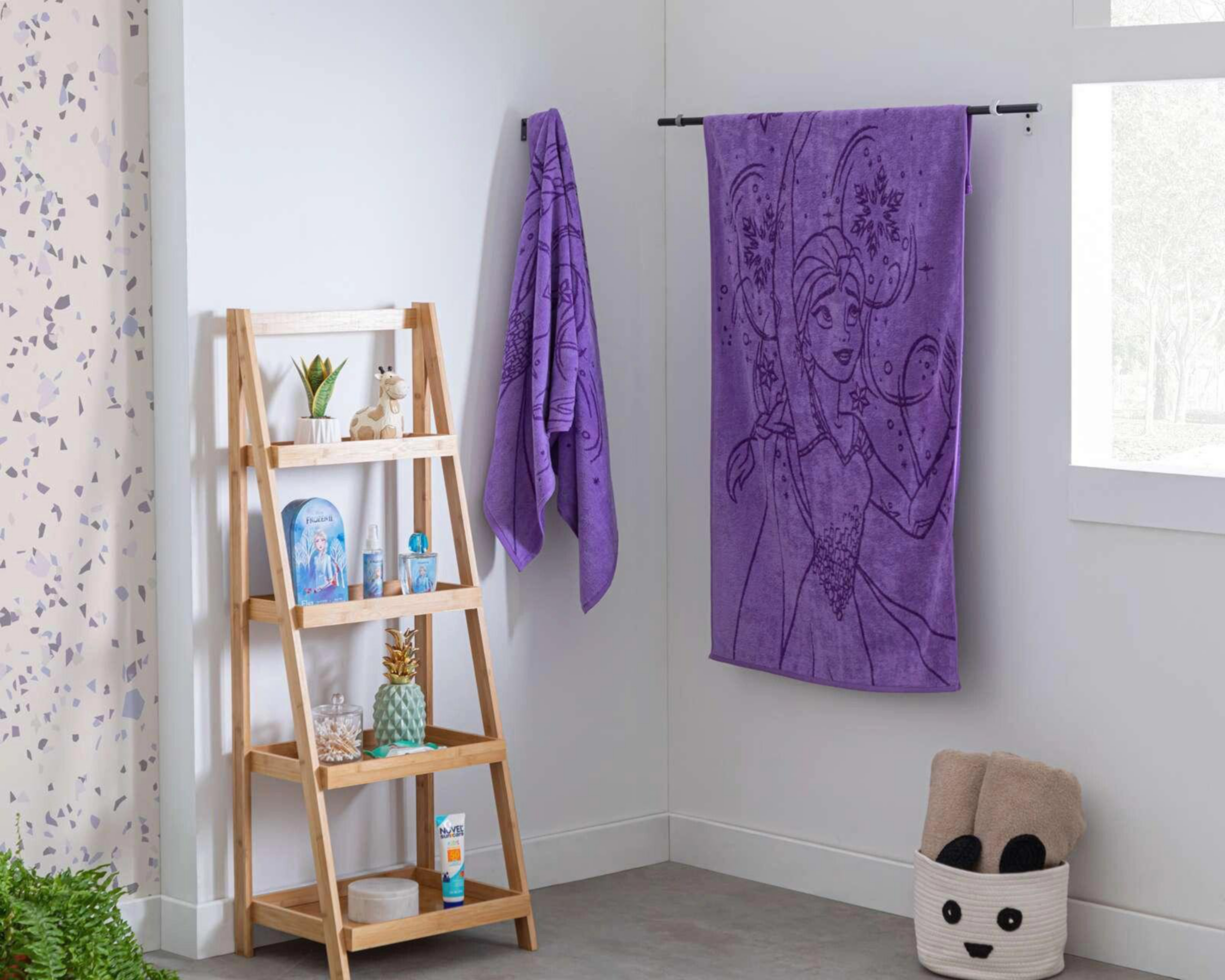 Foto 5 pulgar | Toalla de Medio Baño Frozen Disney Morada