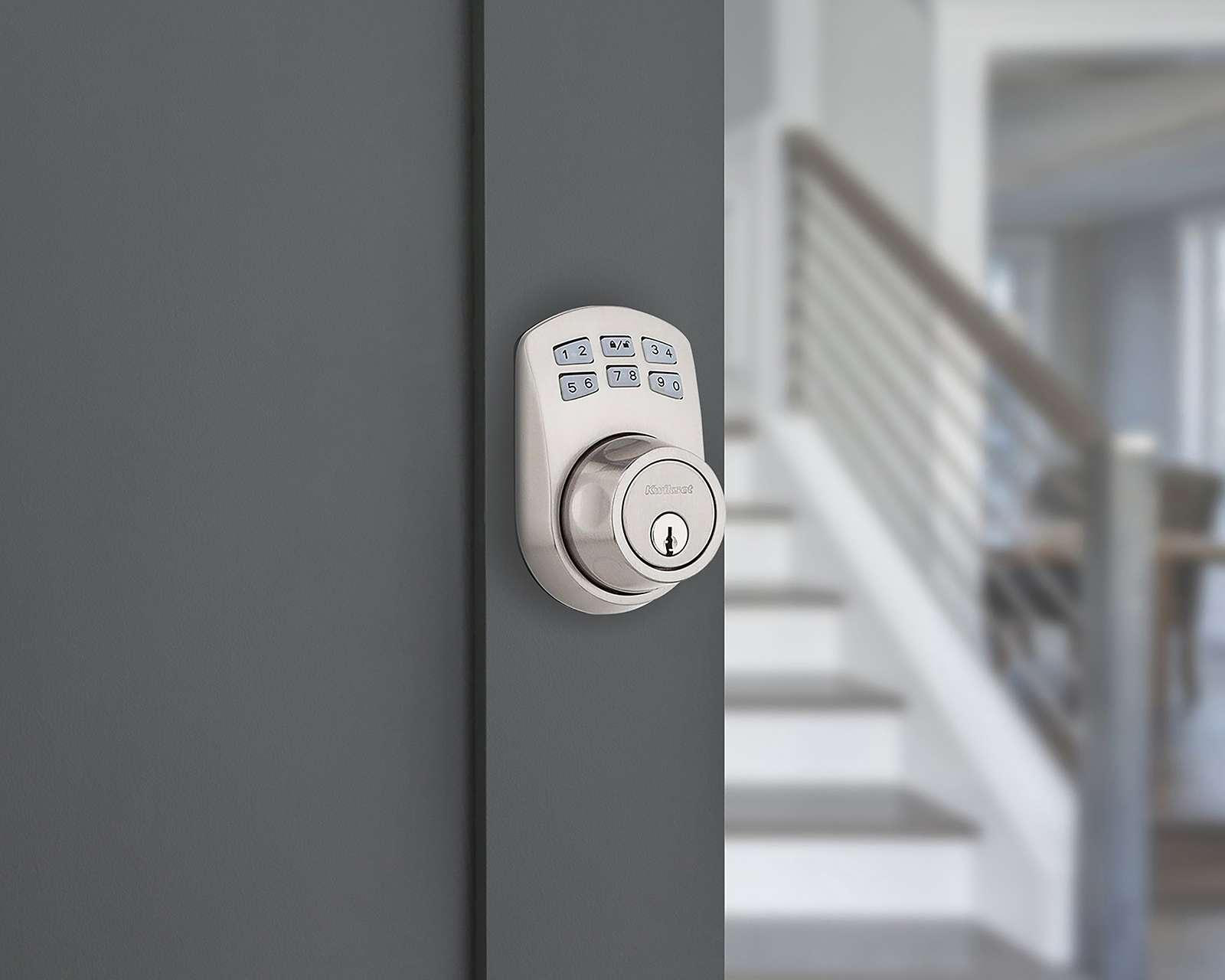 Foto 4 pulgar | Cerrojo Electrónico Kwikset 224 para Puerta Principal Níquel