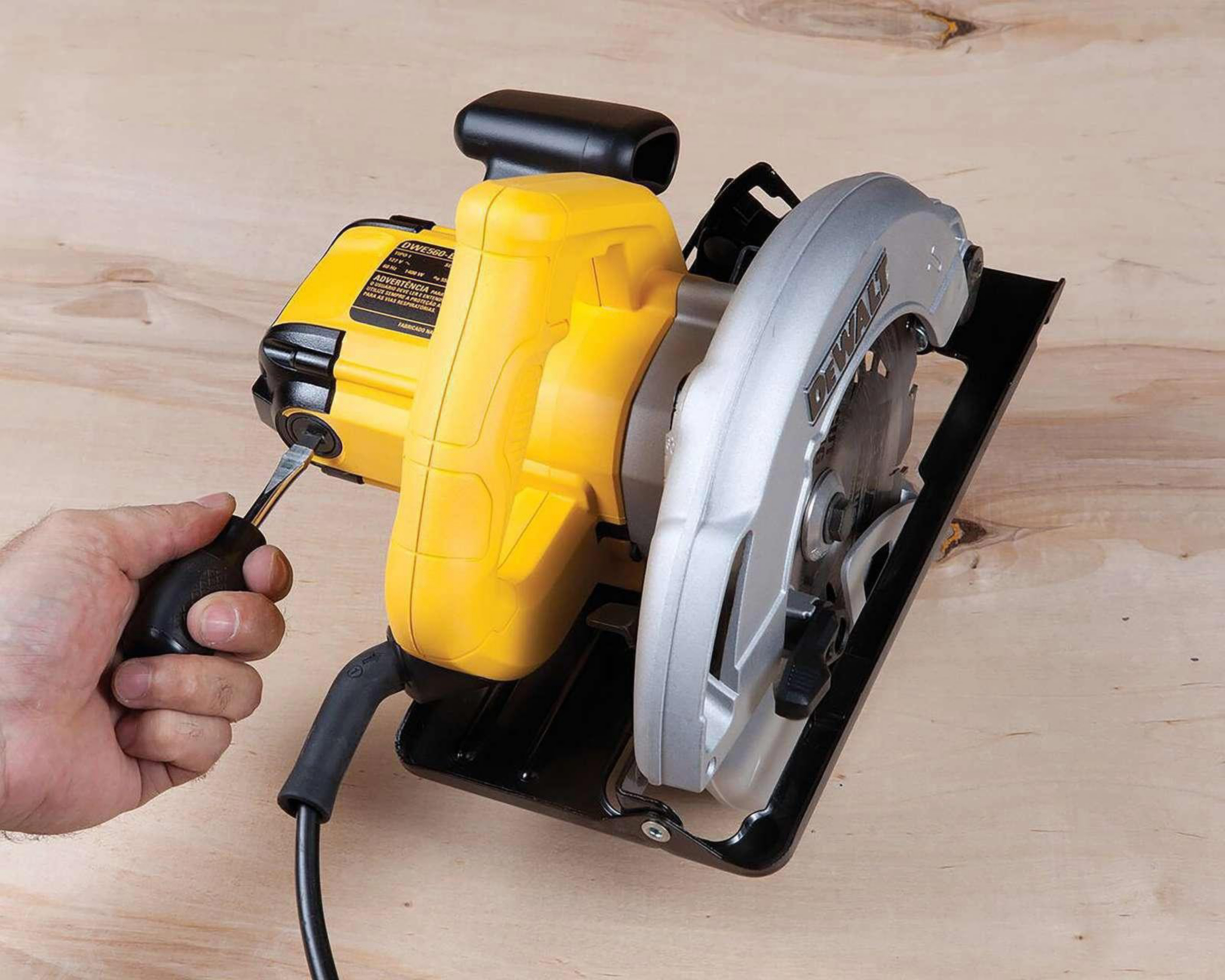 Foto 6 pulgar | Sierra Circular DeWalt DWE560-B3 7 1/4 " 1400 W