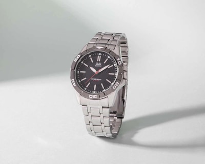 Foto 8 | Reloj Q&Q Q576J402Y Plateado