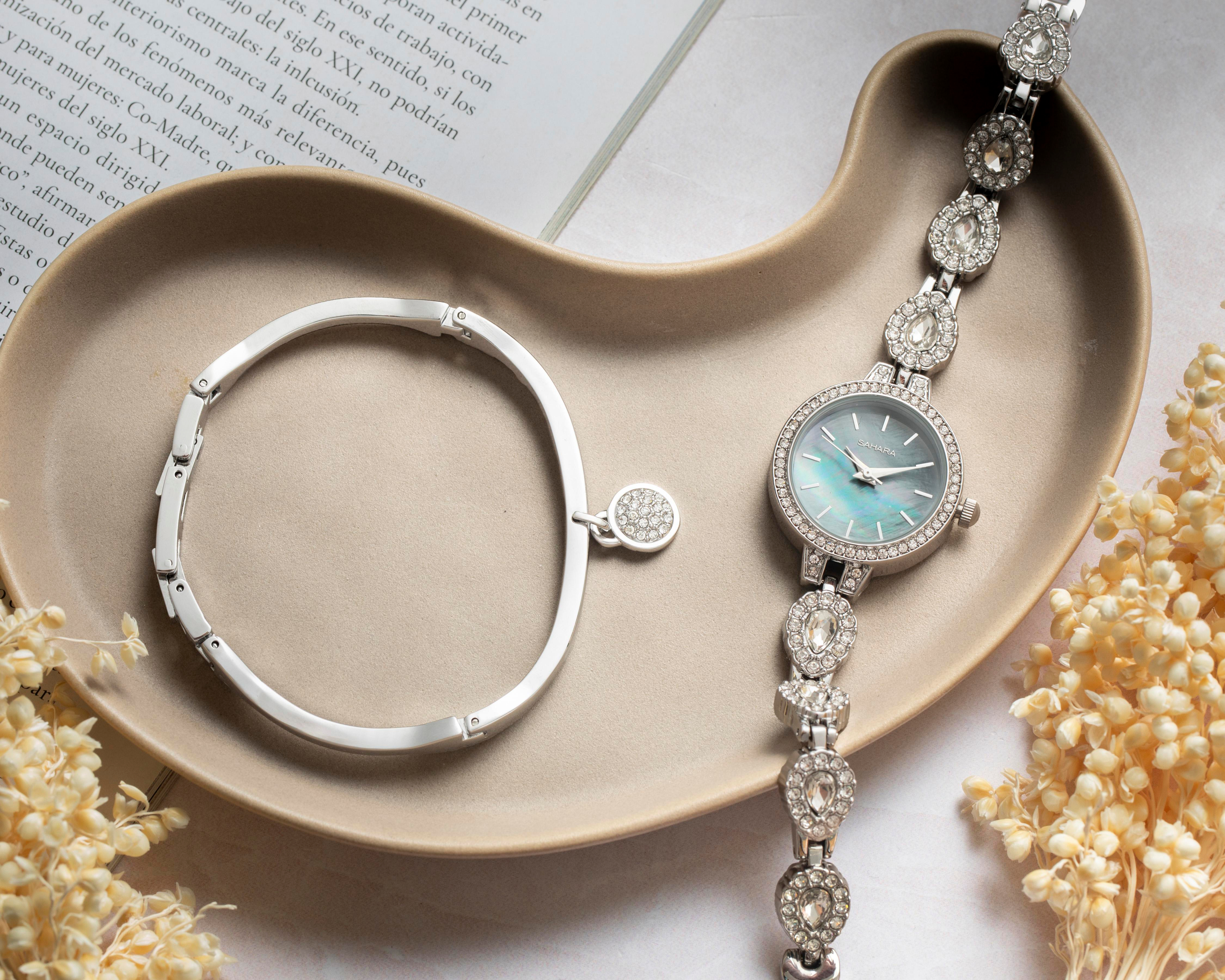Foto 9 pulgar | Reloj Sahara para Mujer con Pulsera