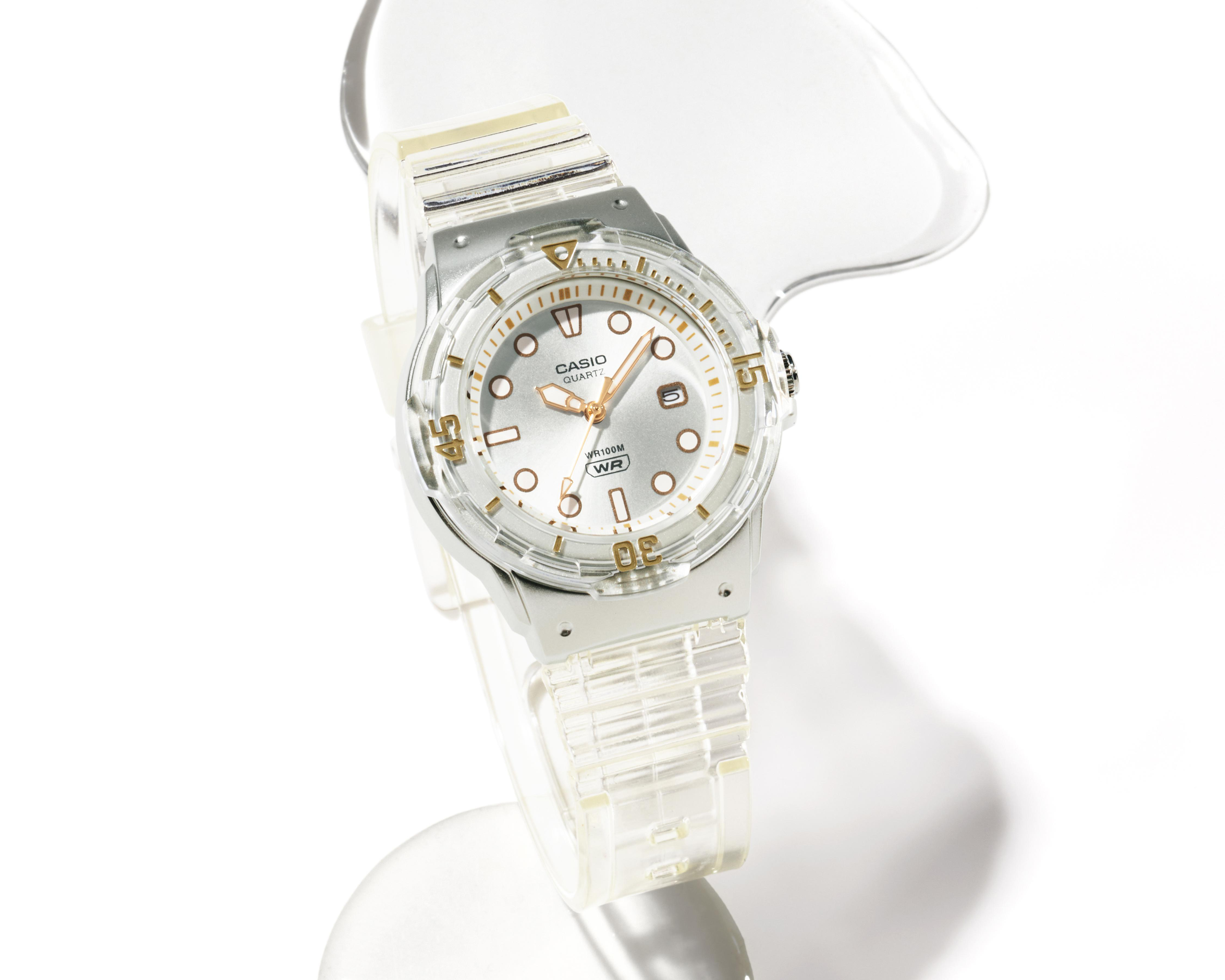 Foto 4 pulgar | Reloj para Mujer Casio Transparente LRW-200HS-7EVCF