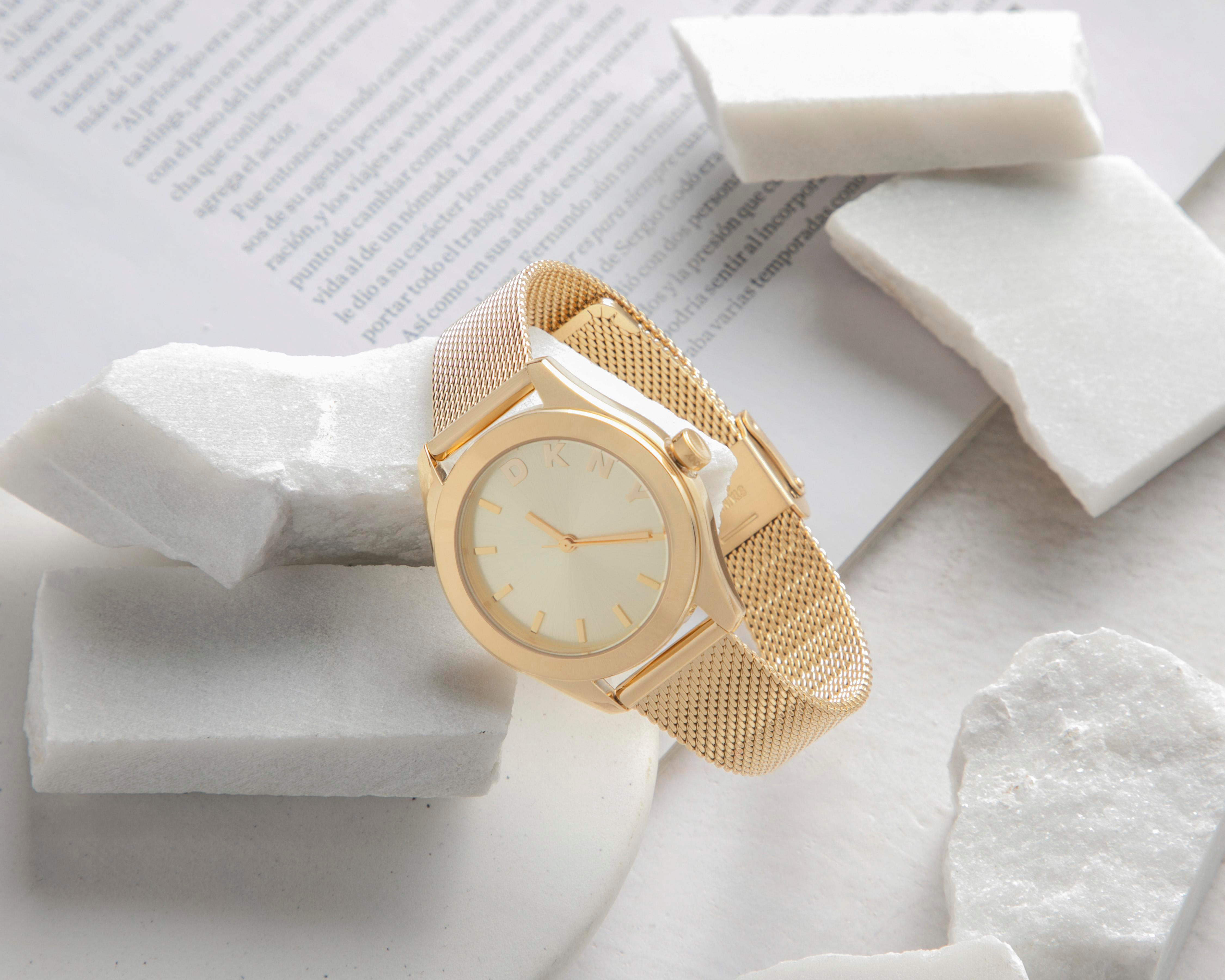 Foto 7 pulgar | Reloj DKNY para Mujer DK1L032M0025 Dorado