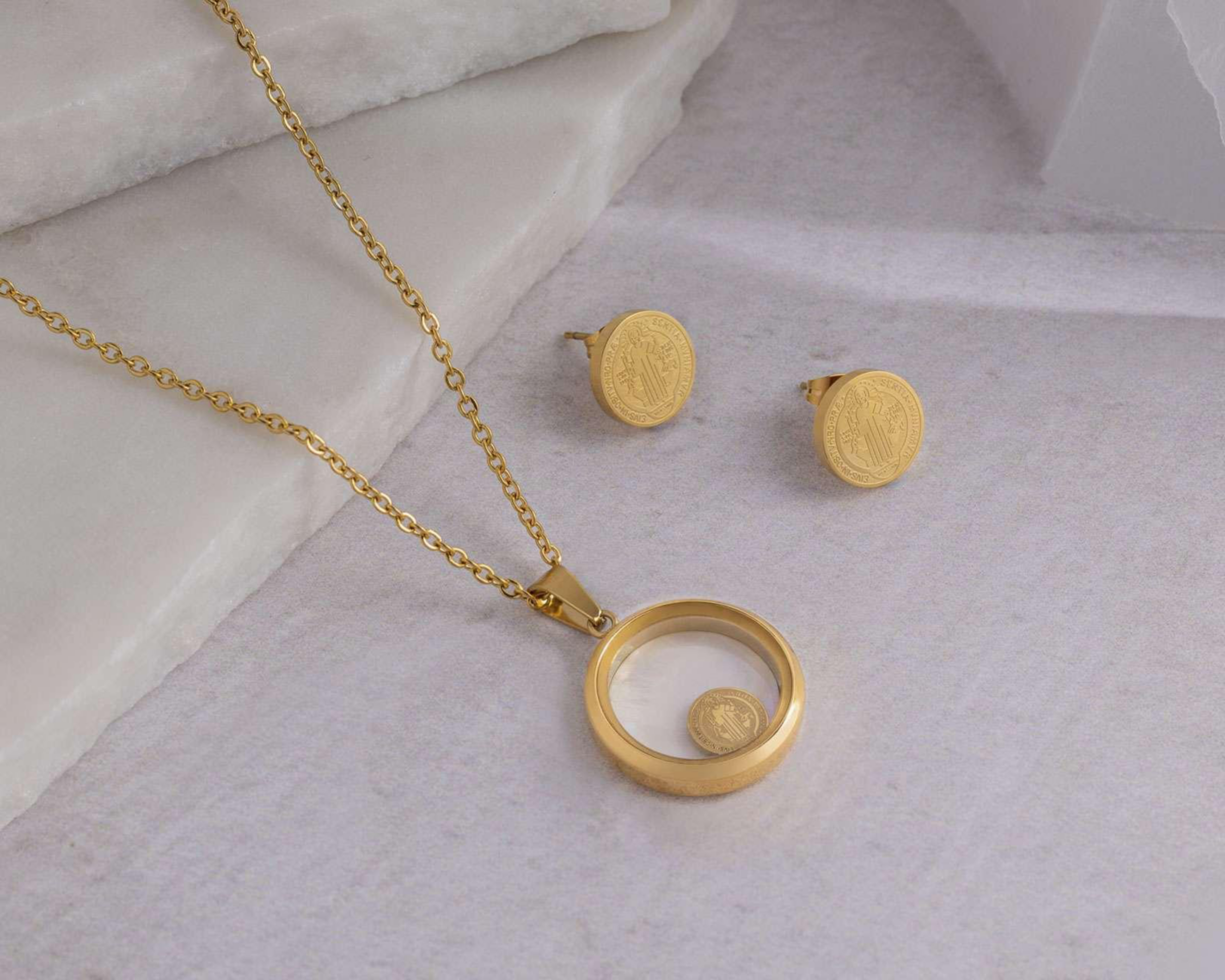 Foto 4 | Collar y Aretes de Acero Inoxidable Thinner
