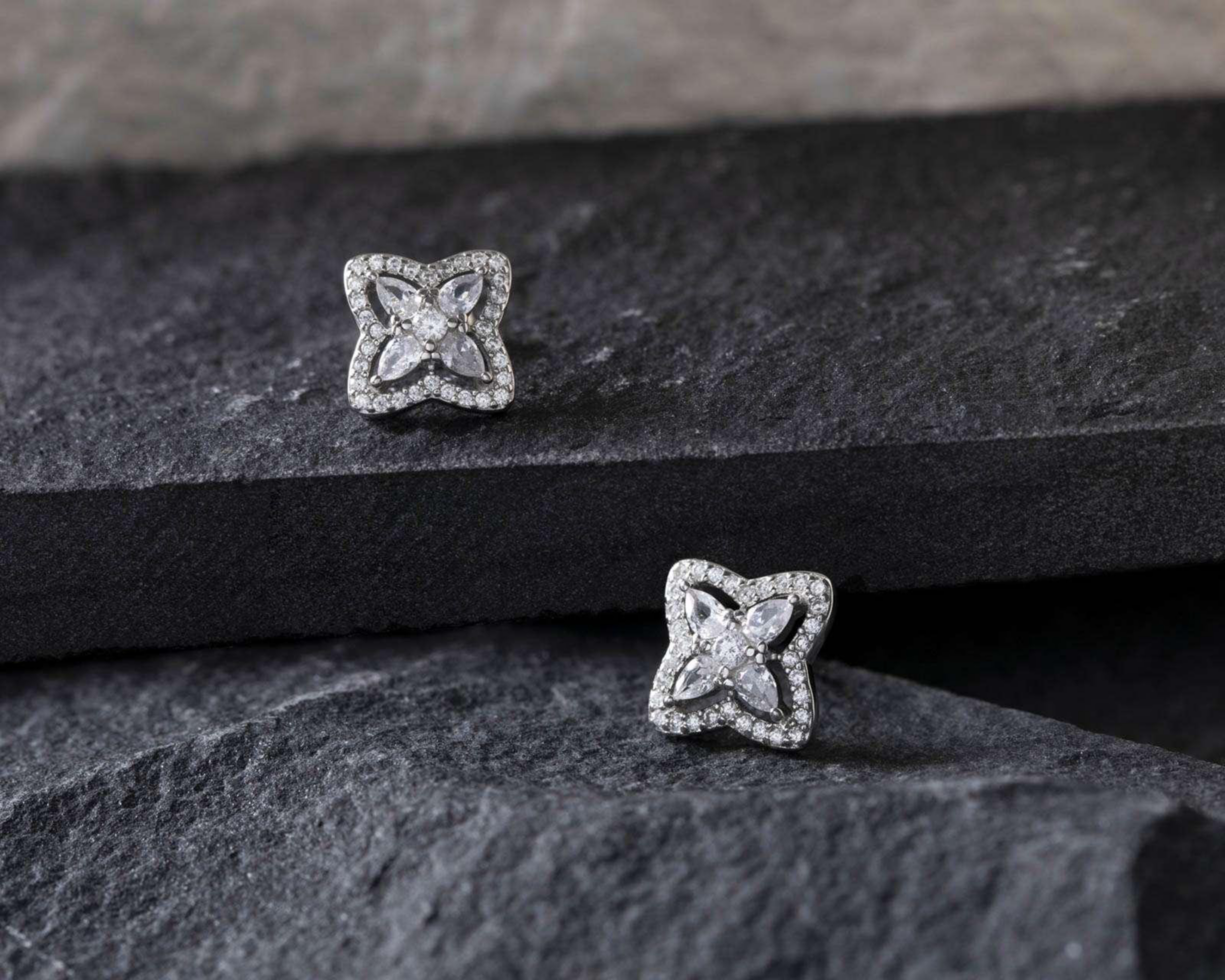 Foto 4 pulgar | Aretes de Plata Sahara