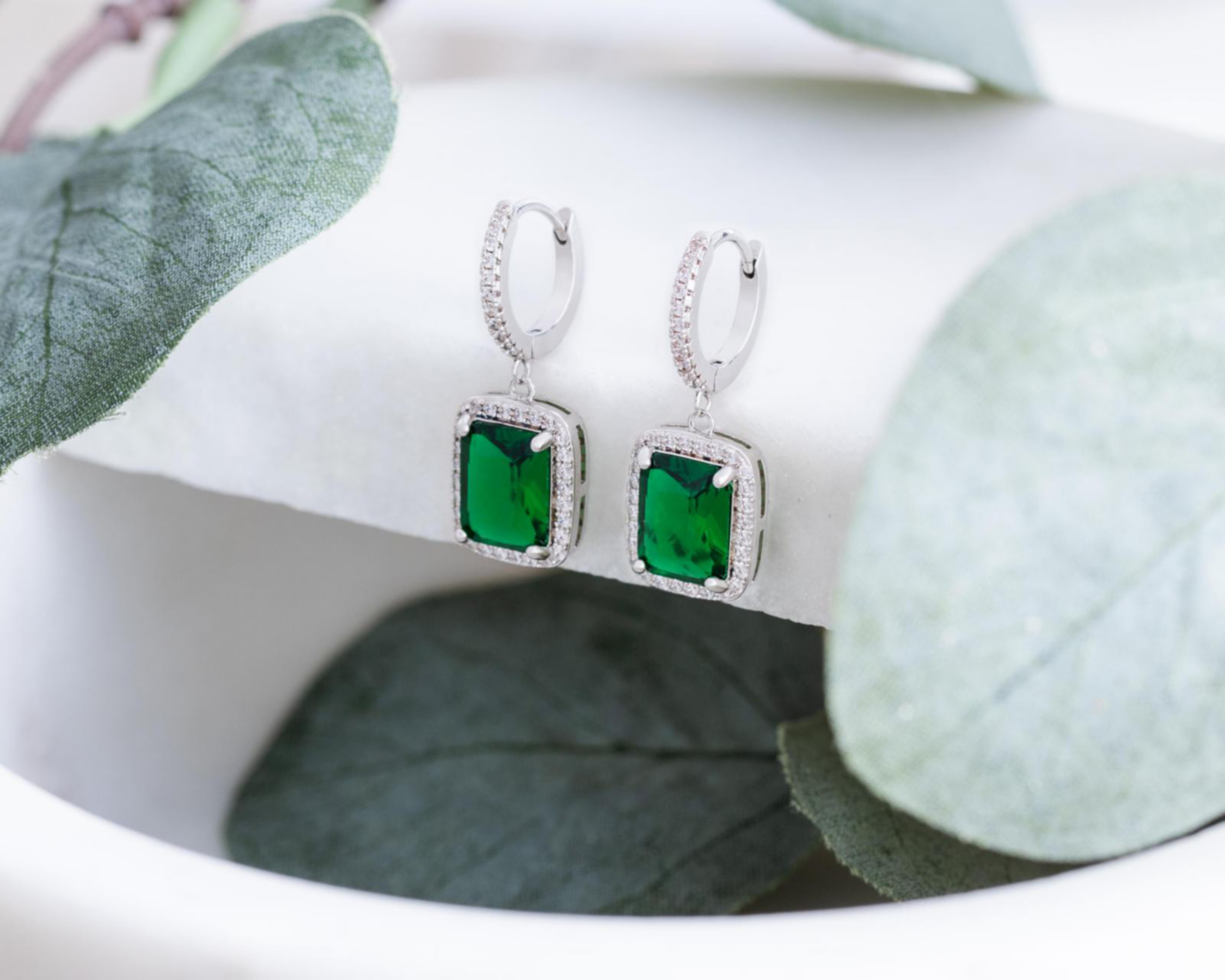 Foto 4 pulgar | Aretes de Bisutería Fina Lizzie