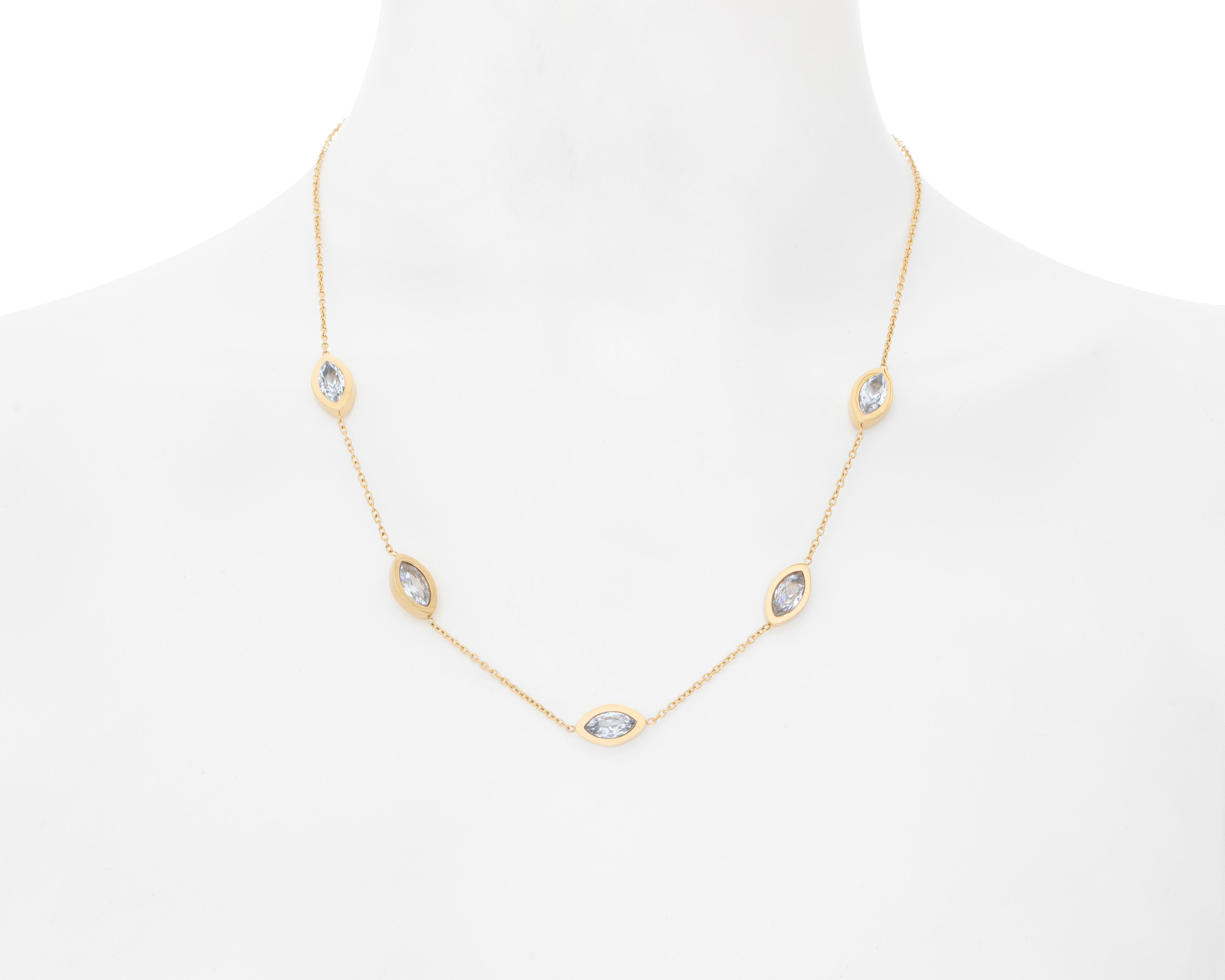 Foto 4 pulgar | Collar de Acero Inoxidable Jennifer Lopez
