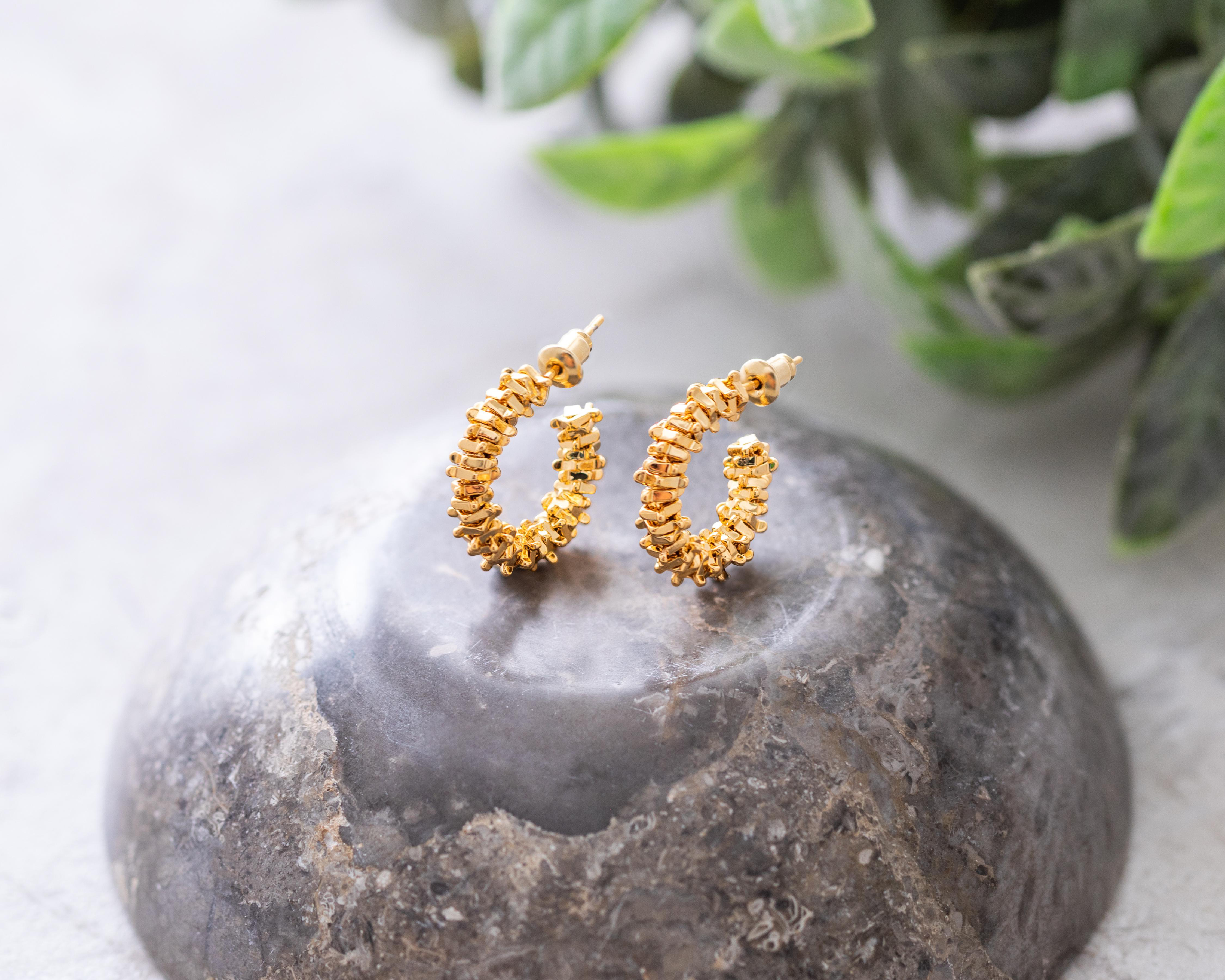 Foto 5 pulgar | Arracadas de Chapa de Oro 18K Ideajoy