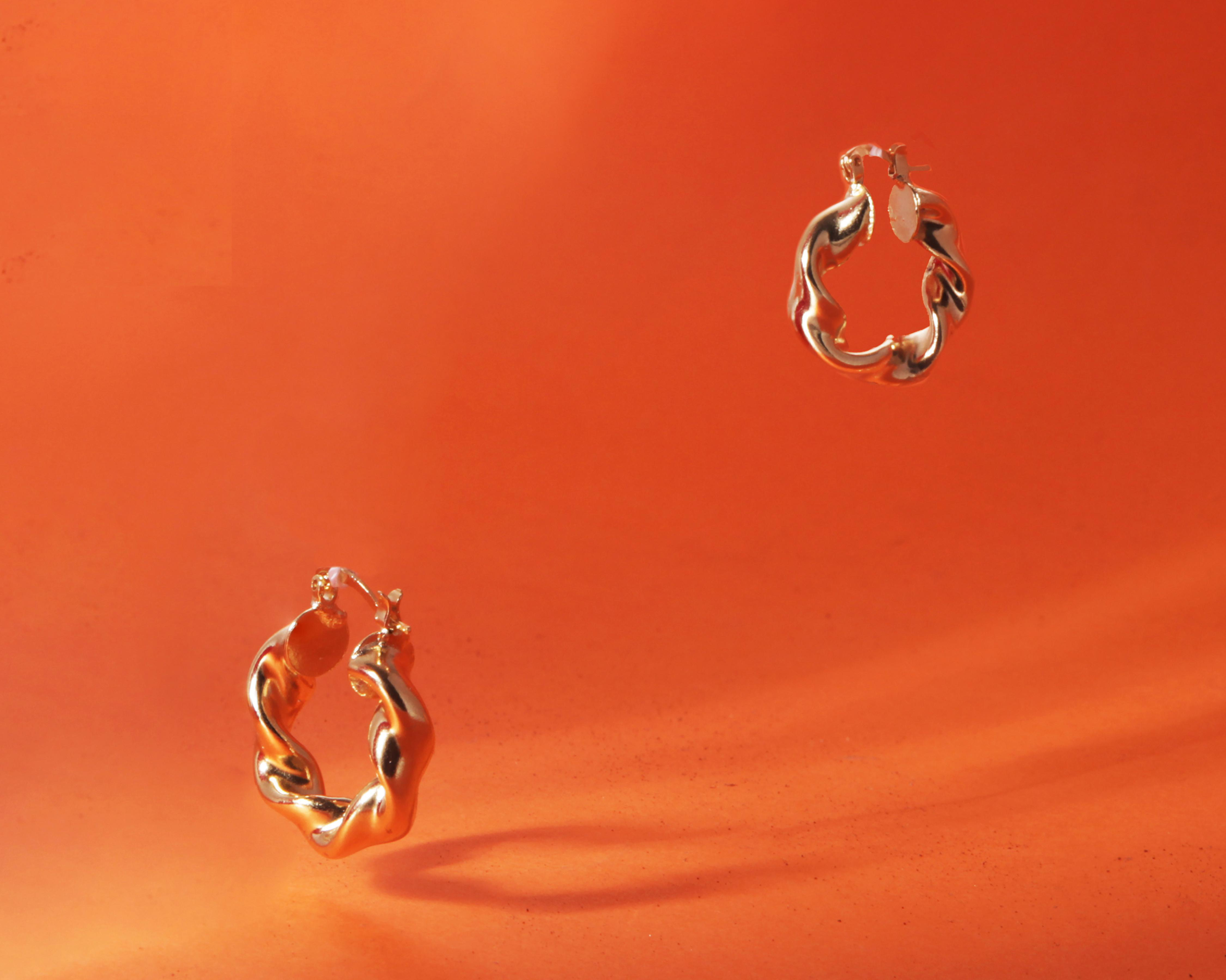 Foto 6 pulgar | Arracadas de Chapa de Oro 18K Unlimited By OB