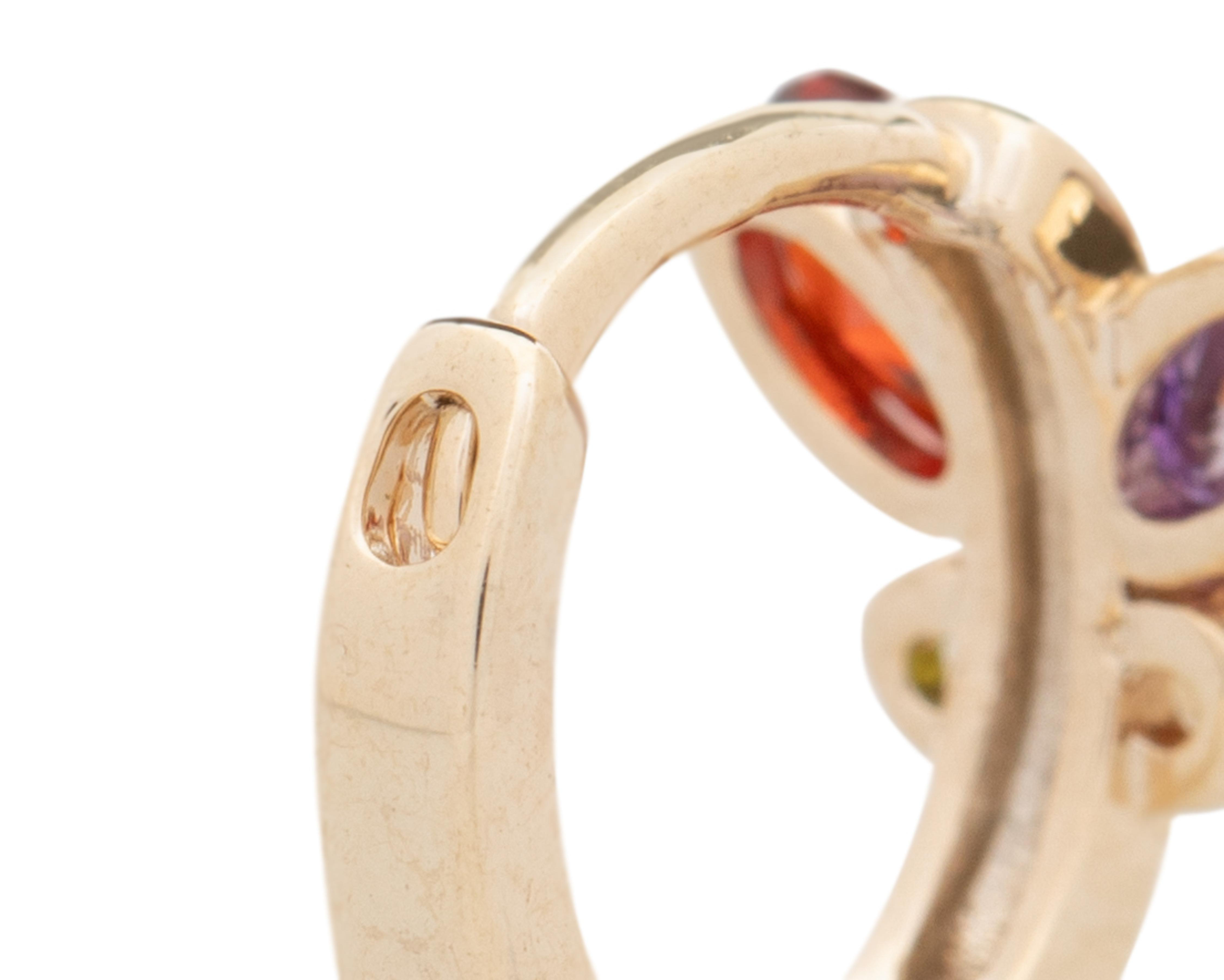 Foto 4 pulgar | Aretes de Chapa de Oro 18K Petra