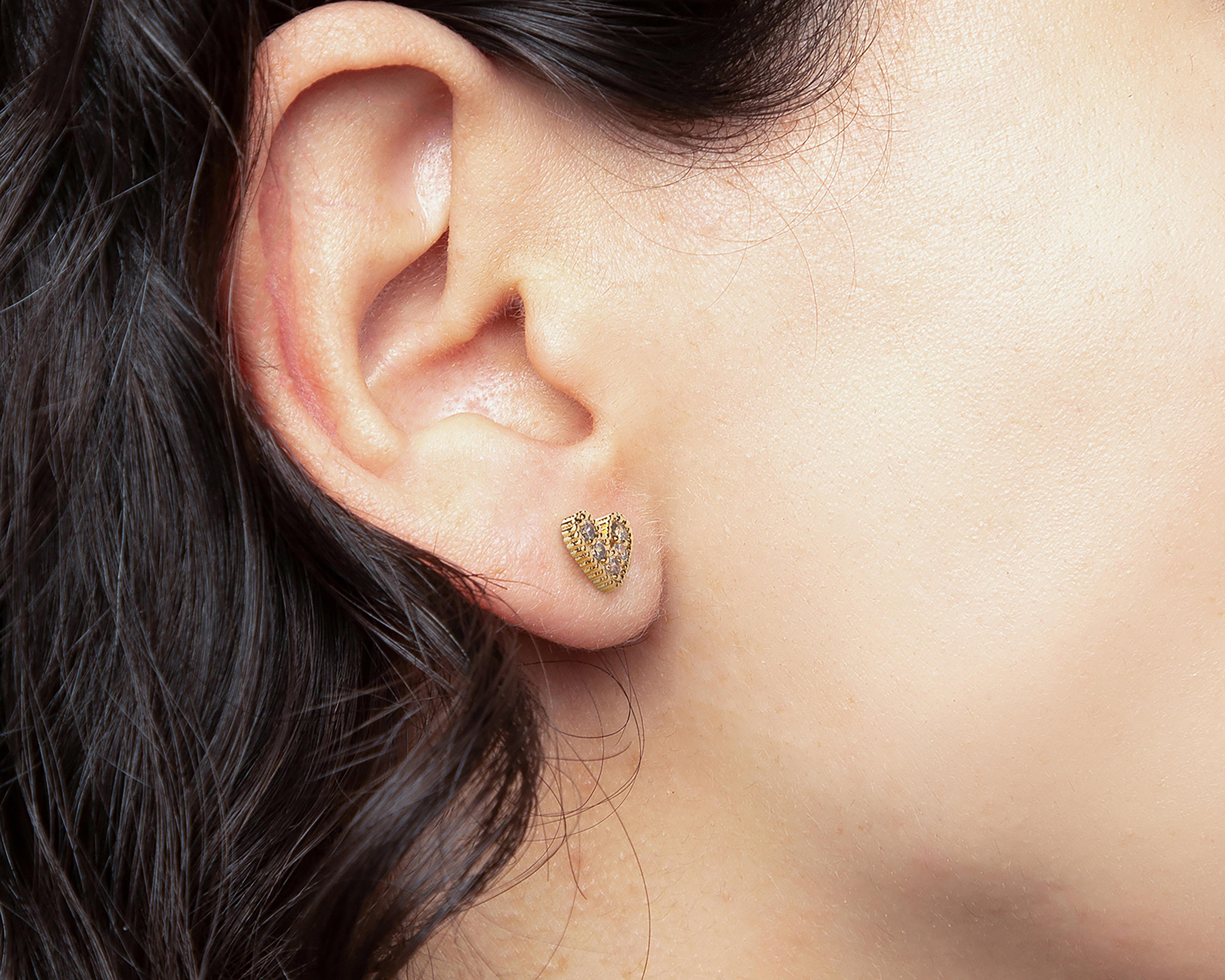 Foto 4 pulgar | Aretes de Chapa de Oro 18K Girondela