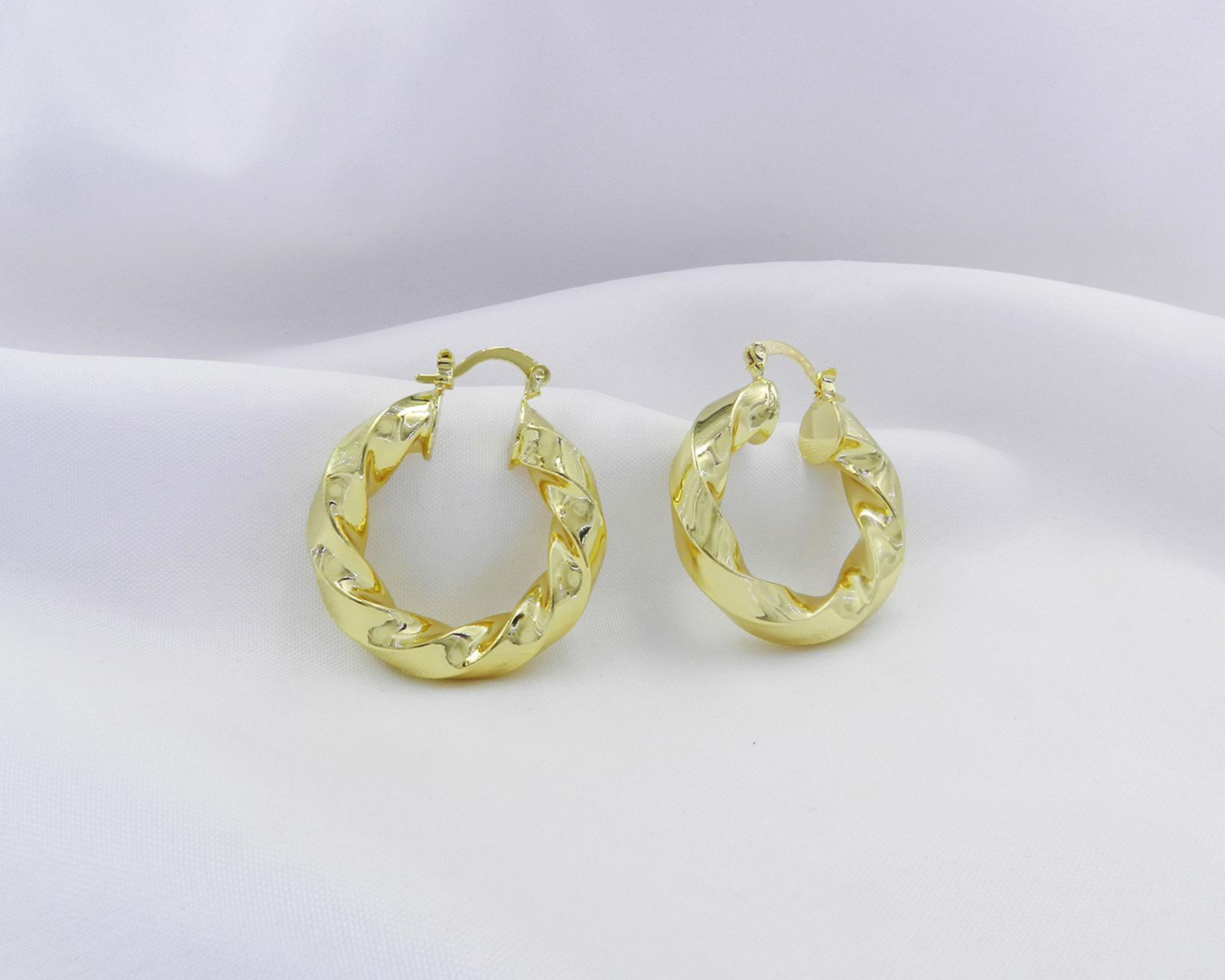 Foto 6 pulgar | Arracadas de Chapa de Oro 18K Diseños Creativos
