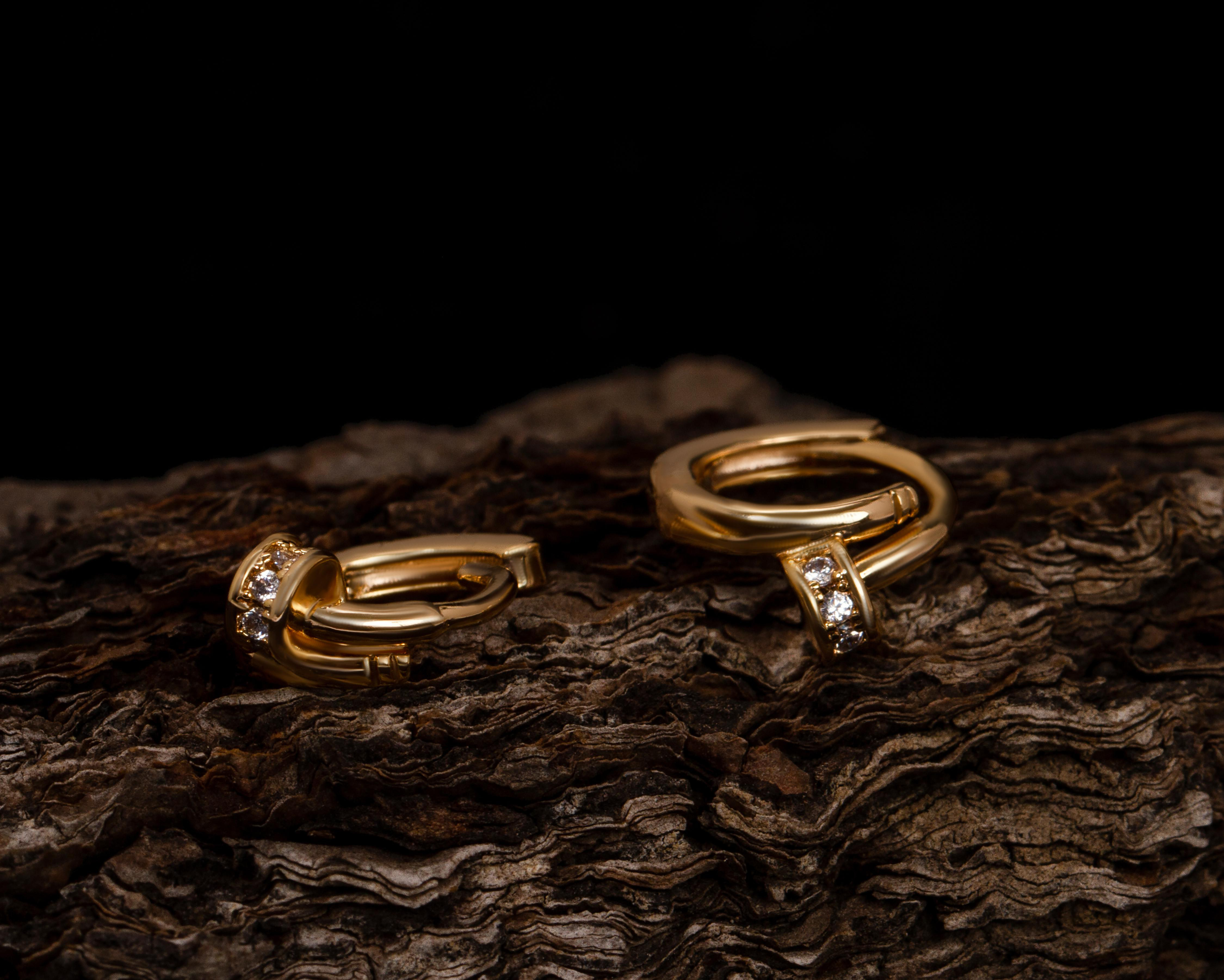 Foto 5 pulgar | Aretes de Chapa de Oro 18K Unlimited