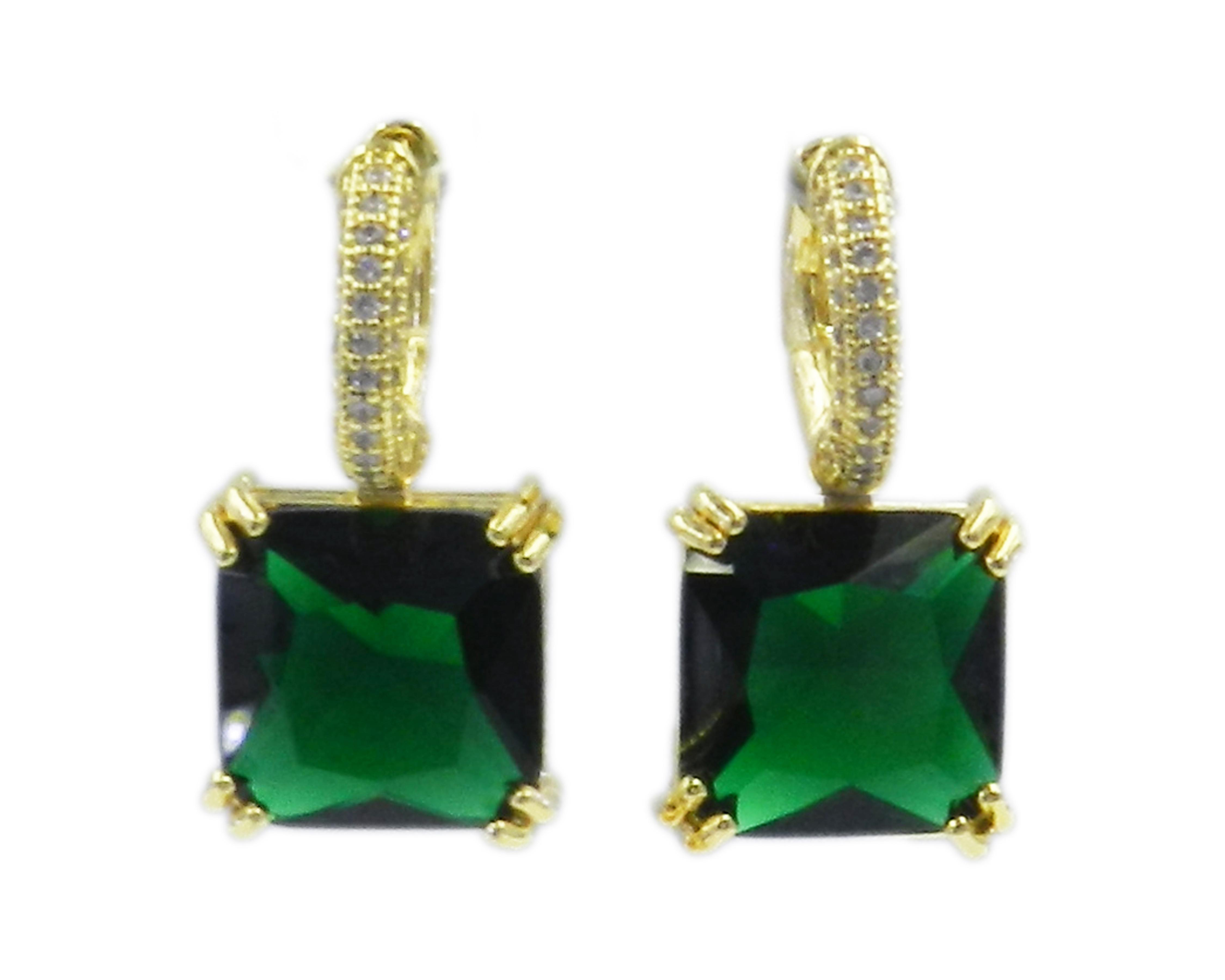 Foto 1 | Aretes de Chapa de Oro 14K Diseños Creativos