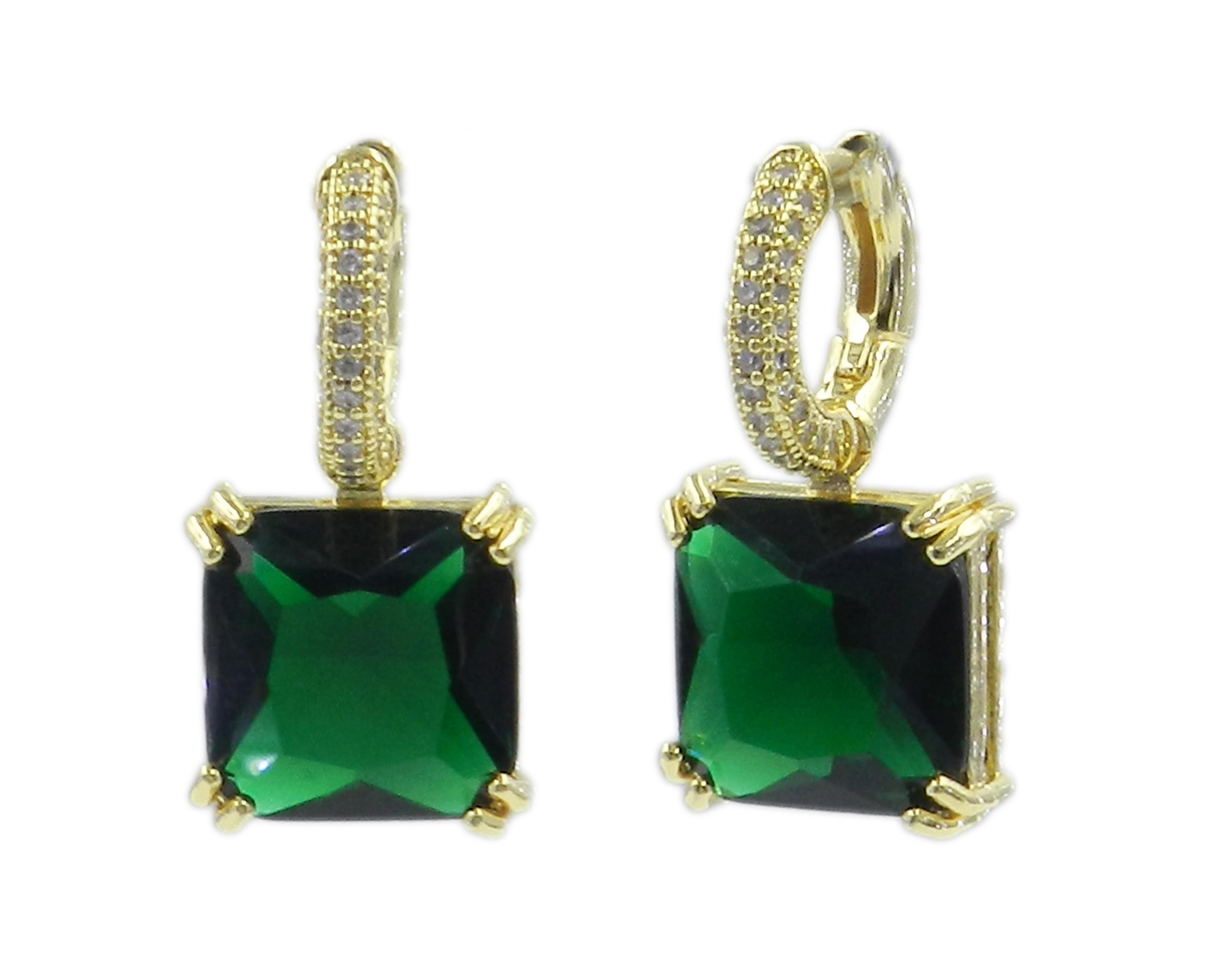 Foto 2 | Aretes de Chapa de Oro 14K Diseños Creativos