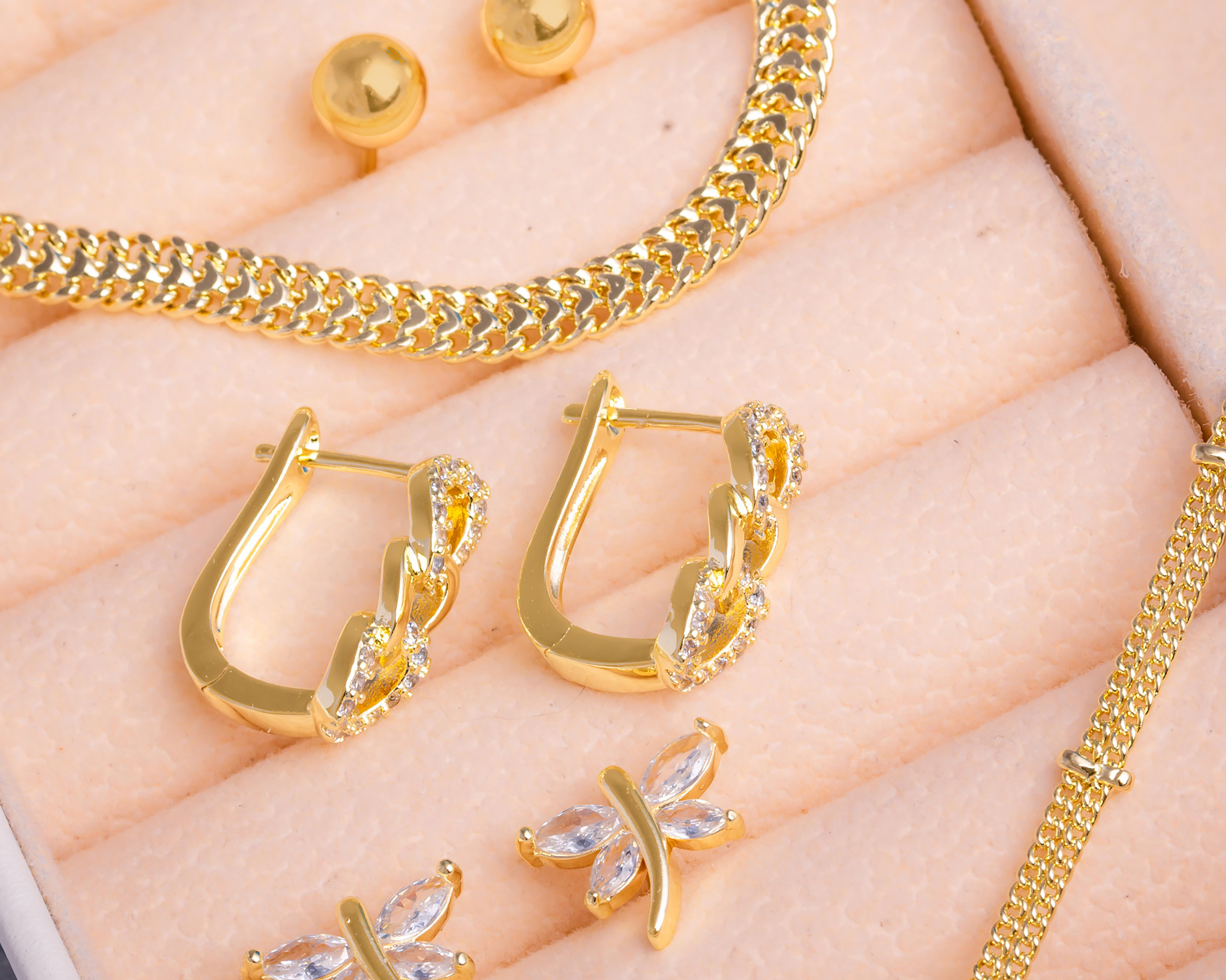 Foto 7 pulgar | Aretes Chapa de Oro 18K Plafer