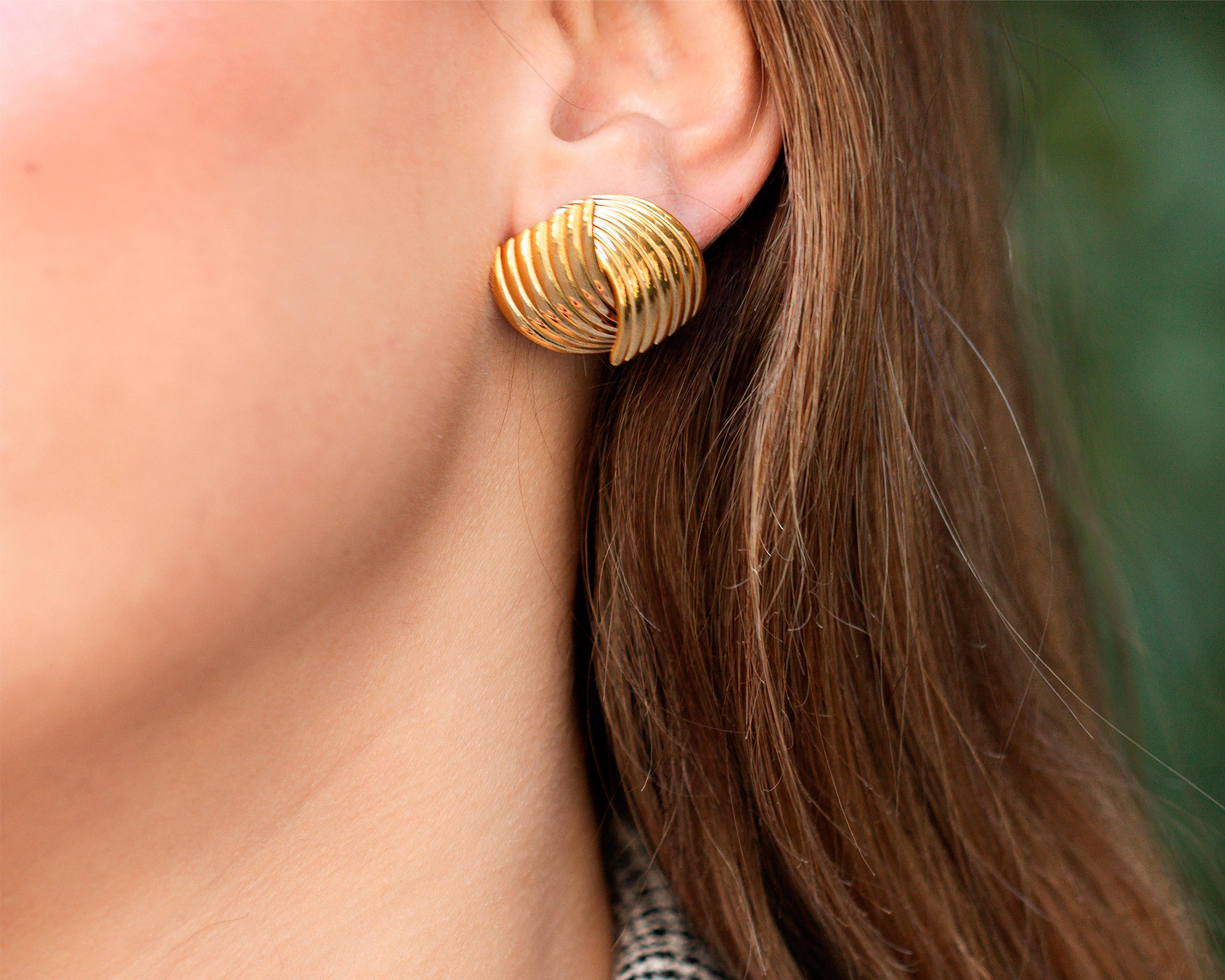 Foto 4 | Aretes de Chapa de Oro 18K Girondela