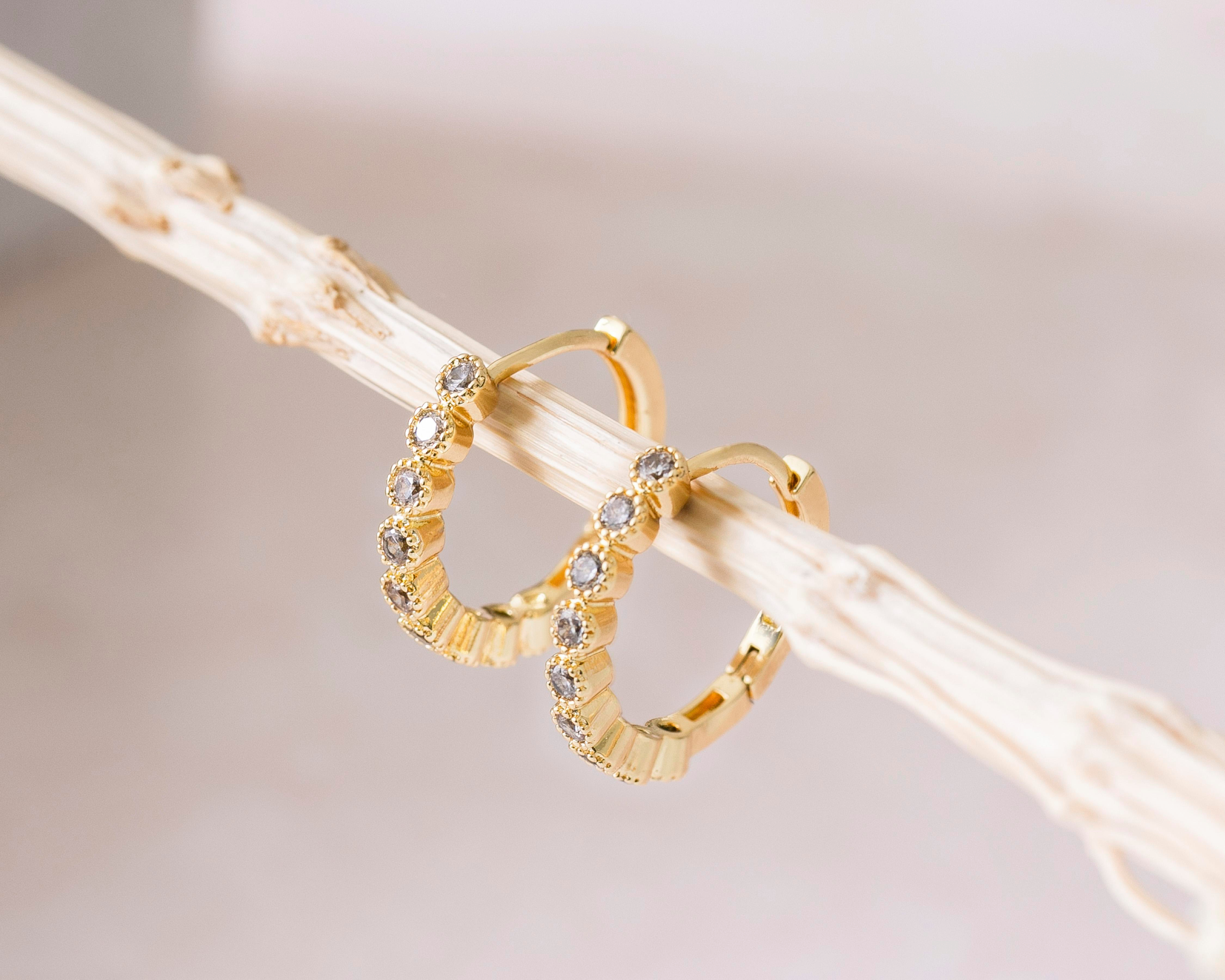 Foto 5 pulgar | Aretes Chapa de Oro 18k NK