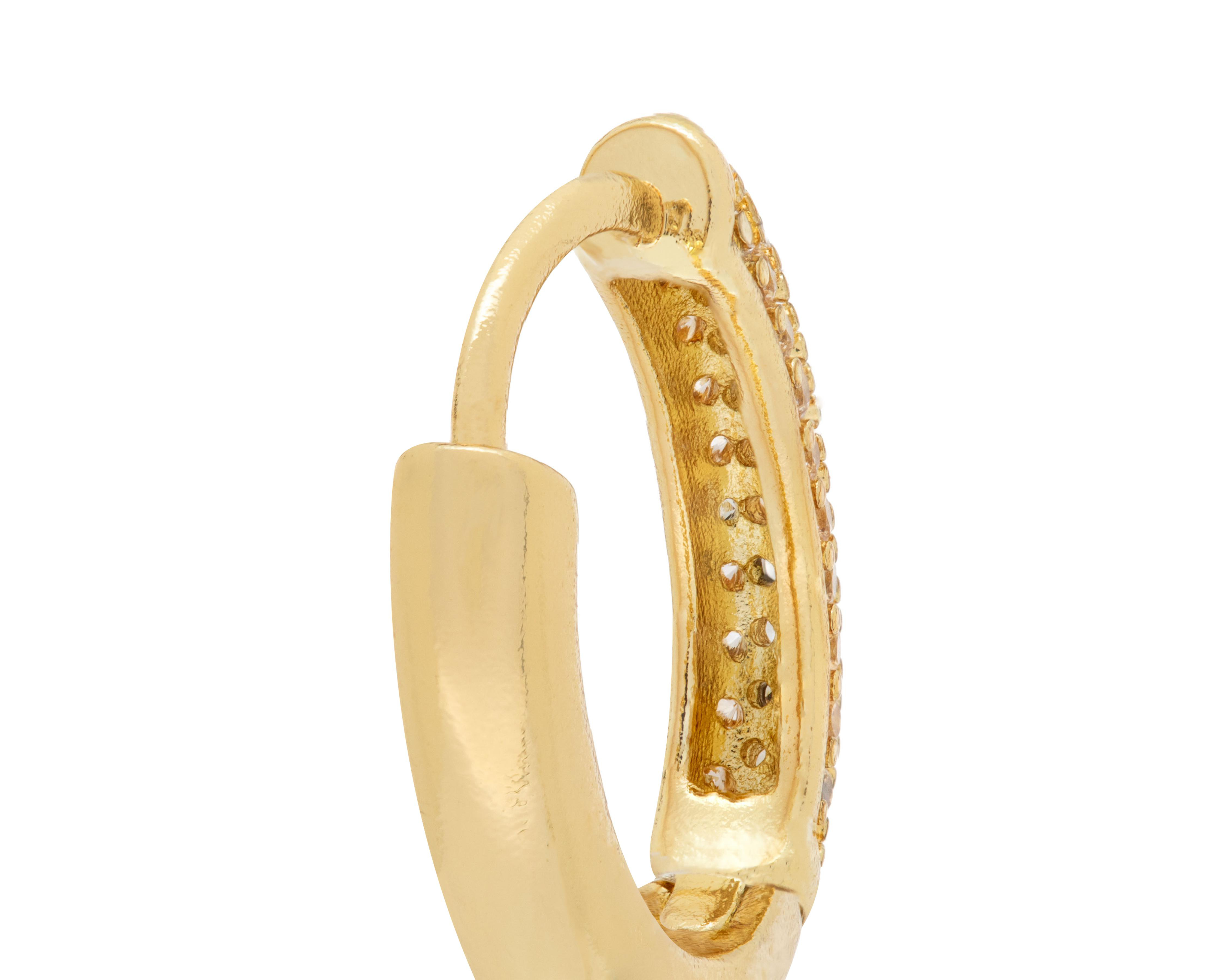 Foto 4 pulgar | Aretes Chapa de Oro 18k NK