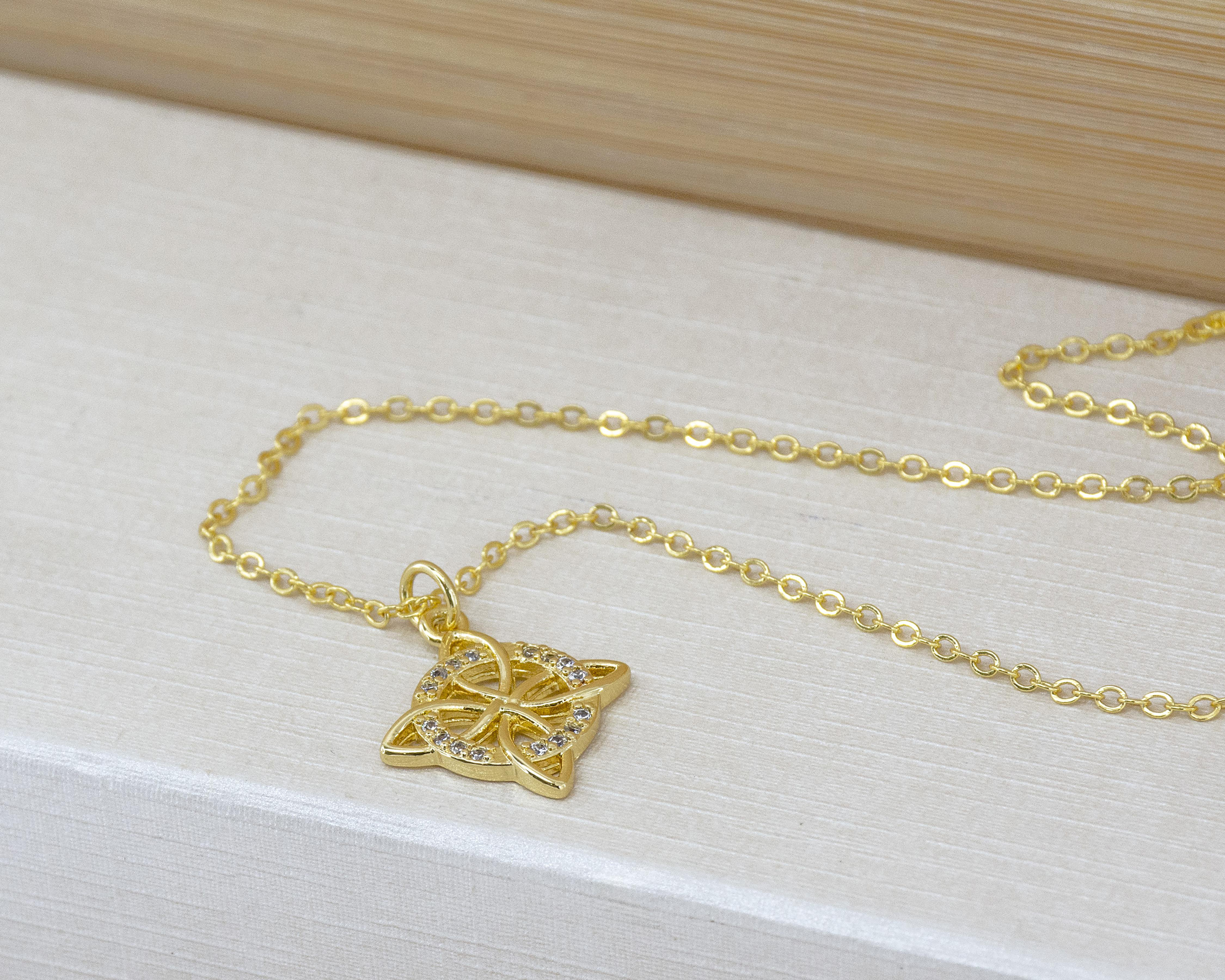 Foto 6 pulgar | Collar Chapa de Oro 18k NK