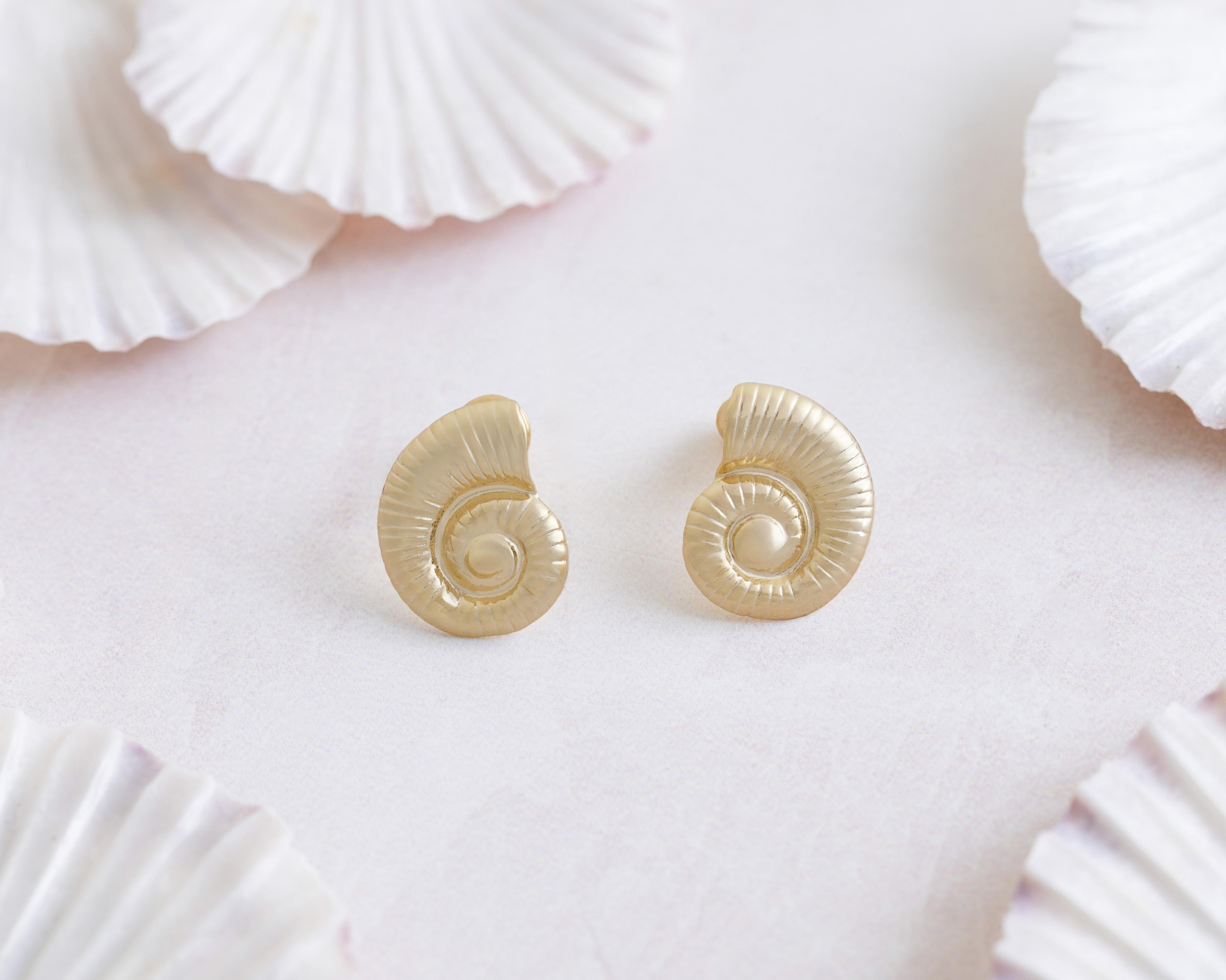 Foto 4 pulgar | Aretes de Chapa de Oro 18K Girondela