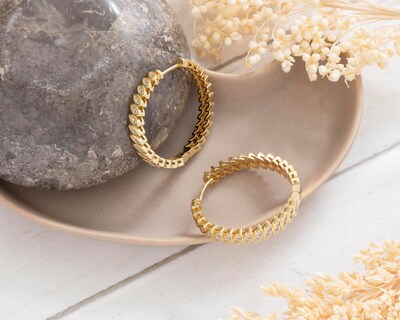 Foto 4 | Aretes Chapa de Oro Allu Jewelry