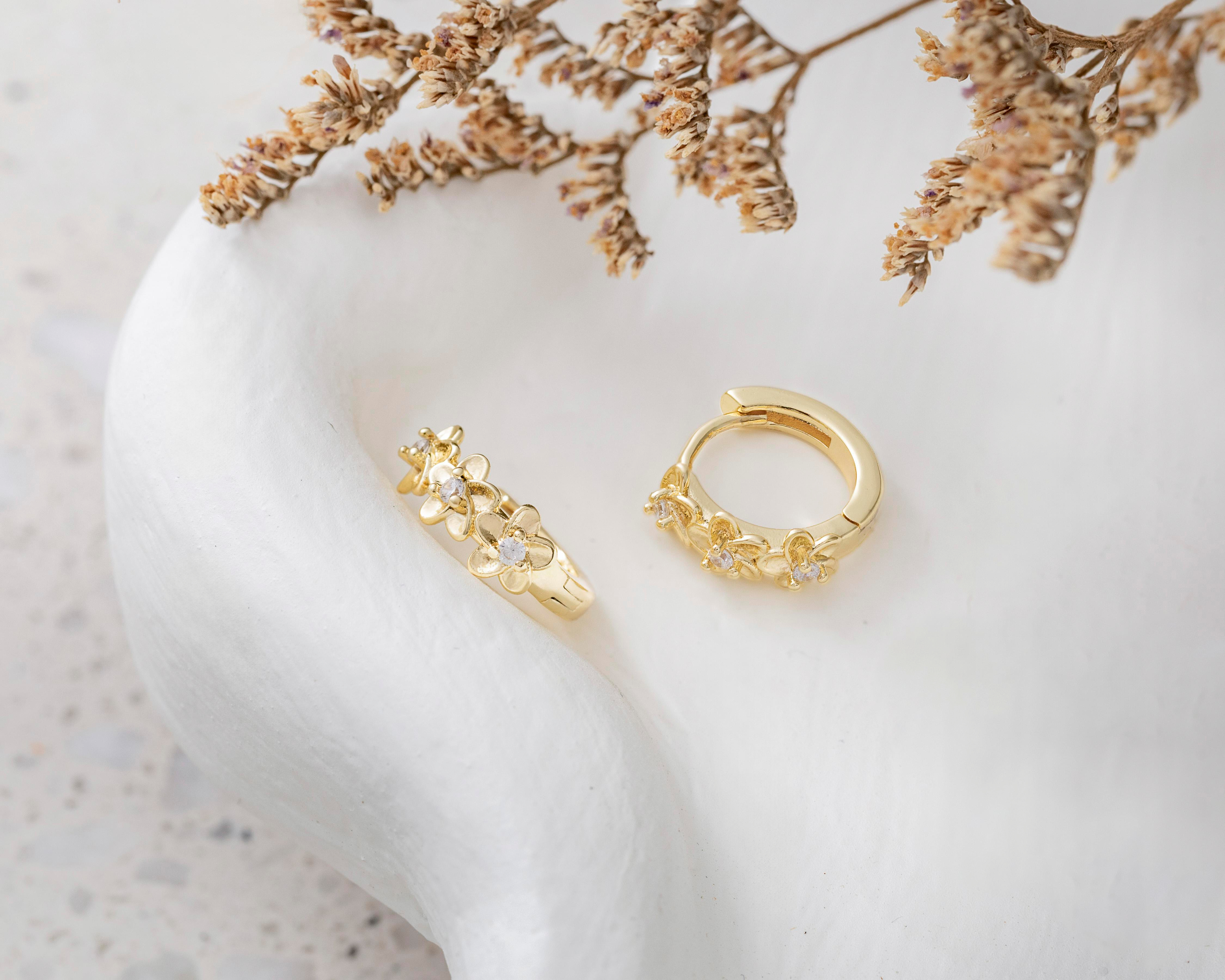 Foto 5 pulgar | Aretes de Chapa de Oro Plafer
