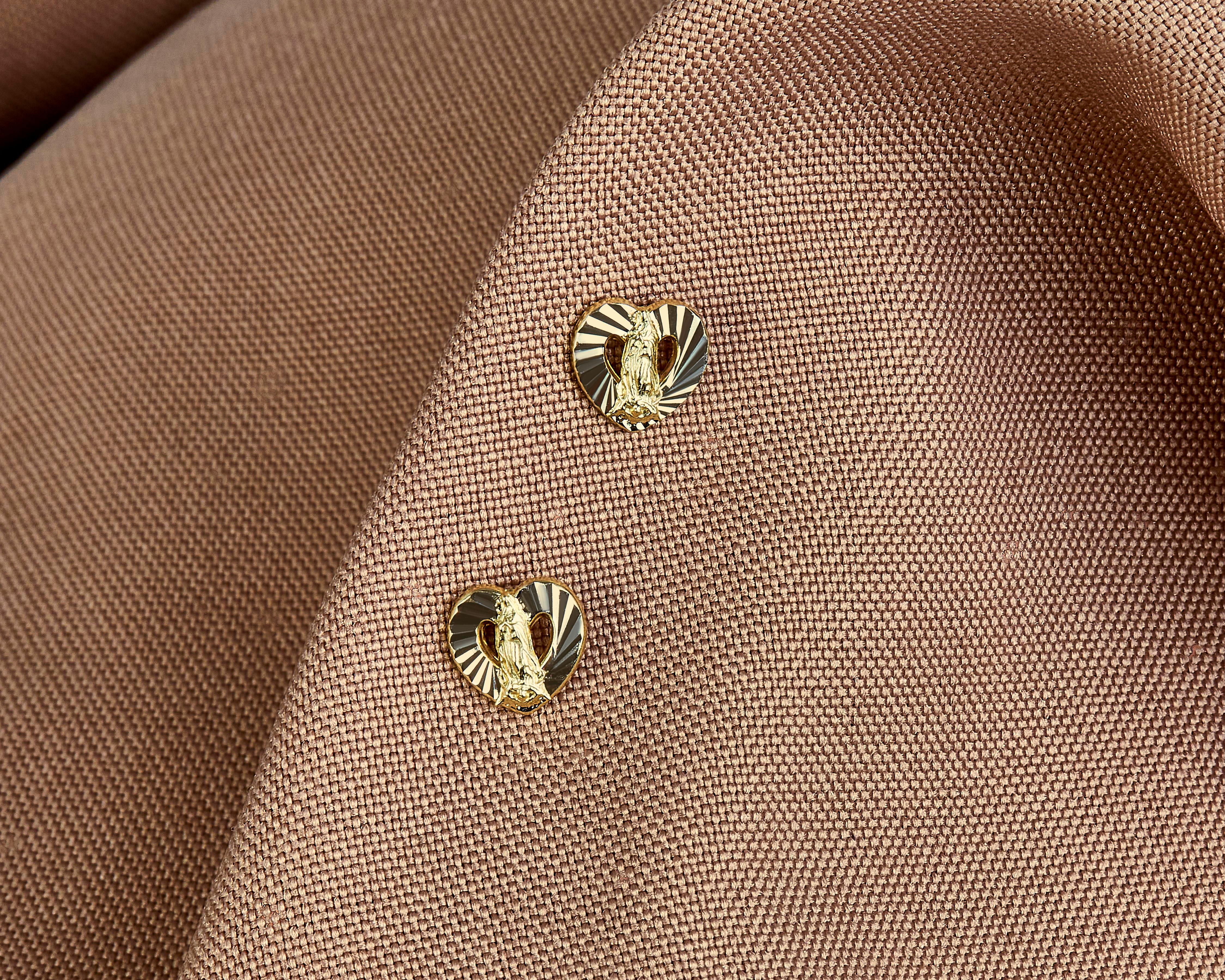 Foto 4 pulgar | Aretes de Oro 10K Sabelli