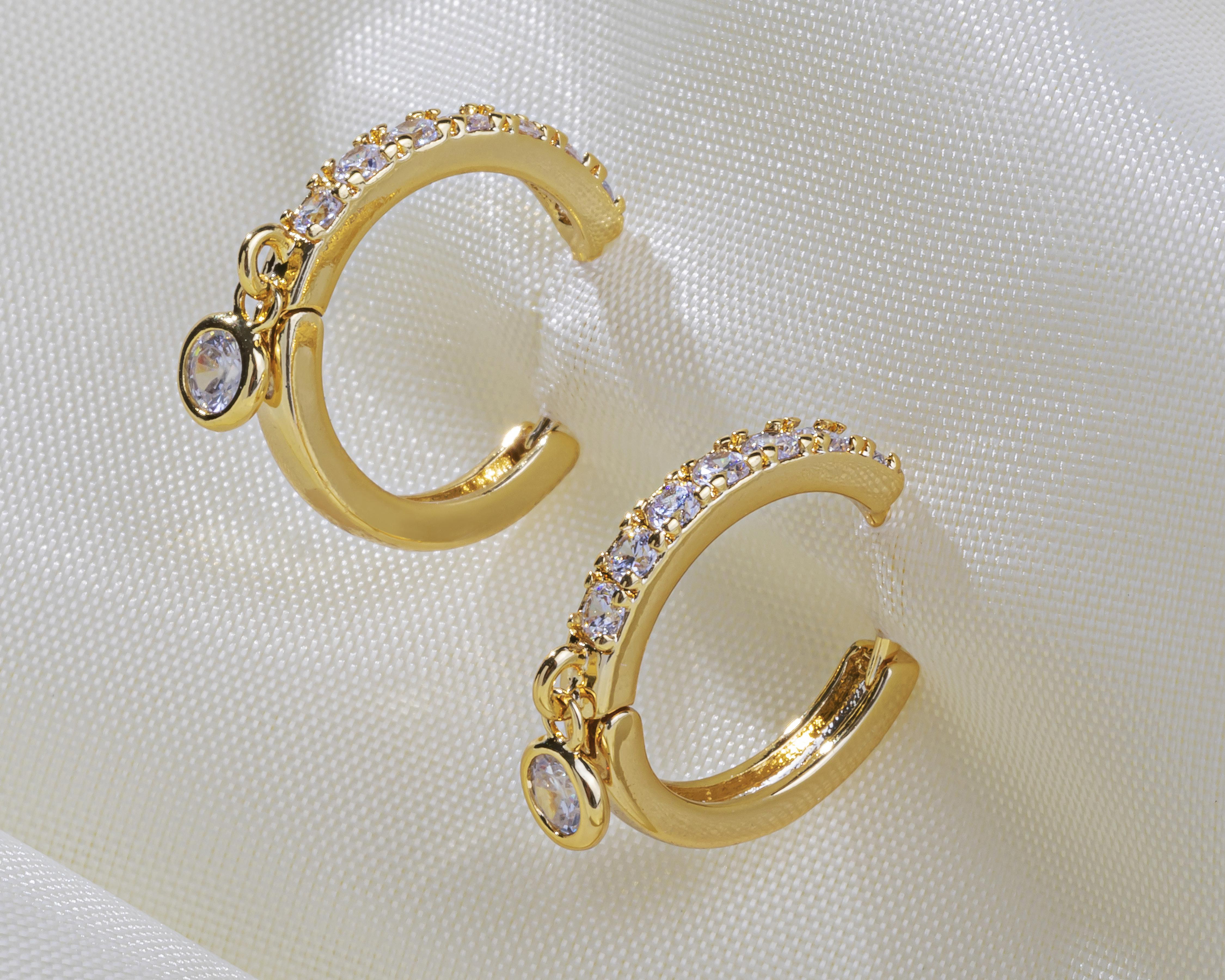Foto 5 pulgar | Arracadas Chapa de Oro 18K Girondela