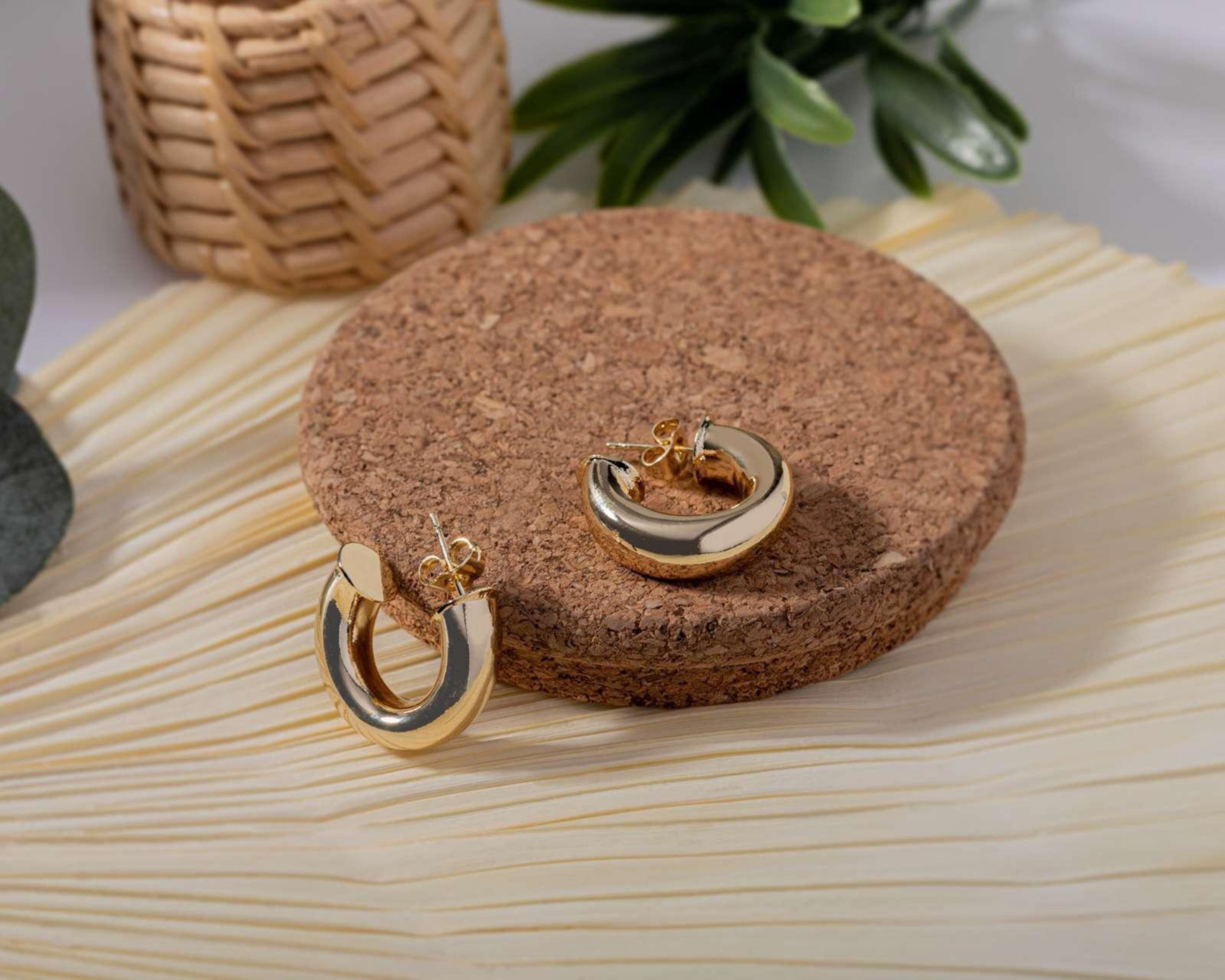 Foto 5 pulgar | Arracadas de Chapa de Oro 18K Sentimientos
