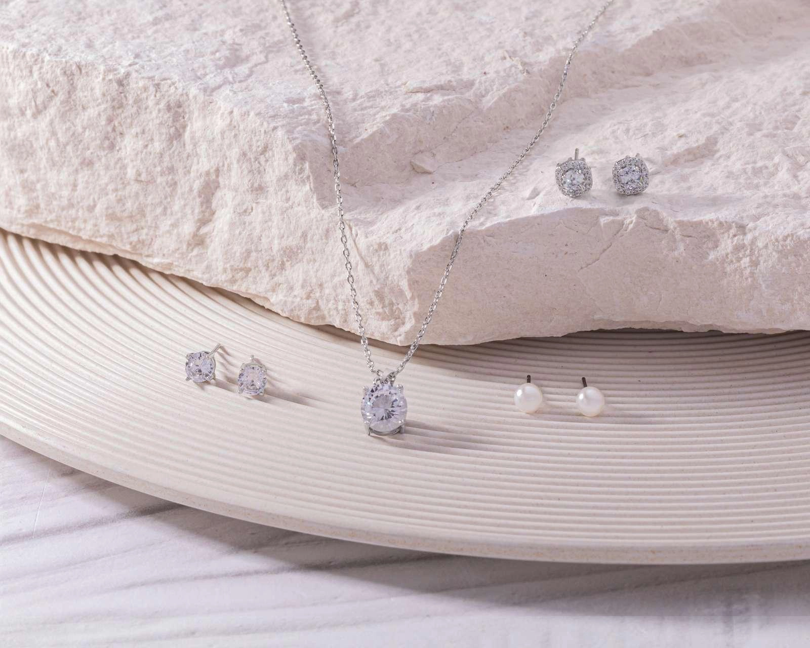 Foto 6 pulgar | Aretes y Collar de Bisutería Fina Nicola Parisi