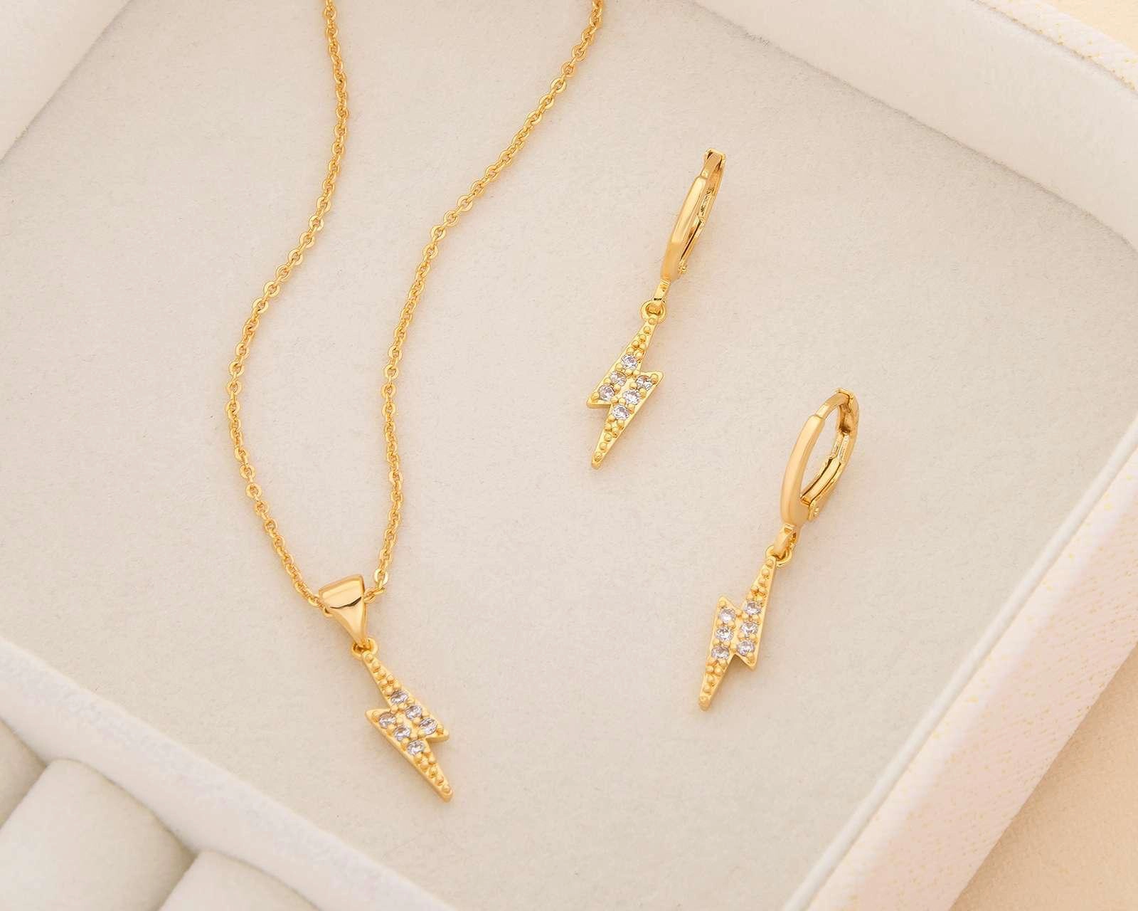 Foto 6 pulgar | Cadena y Aretes de Chapa de Oro 18K Plafer